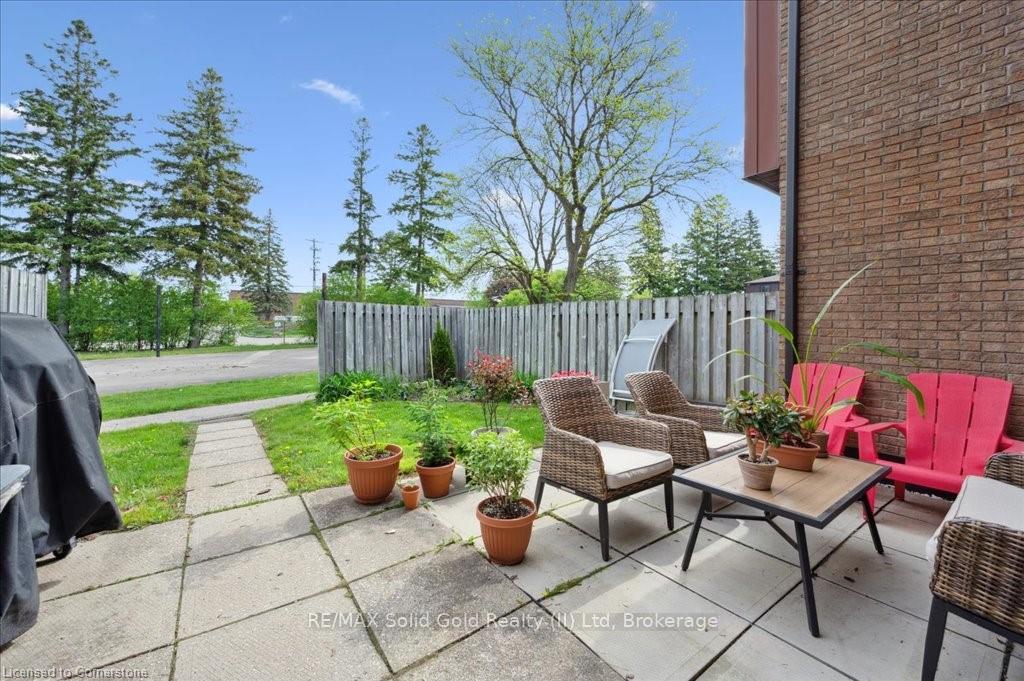 Photo 30 of 104 Kingswood Drive, Kitchener — HOMEH