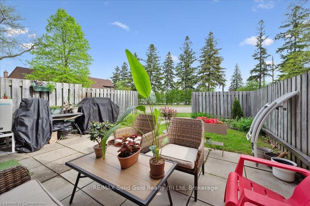Photo 31 of 104 Kingswood Drive, Kitchener — HOMEH