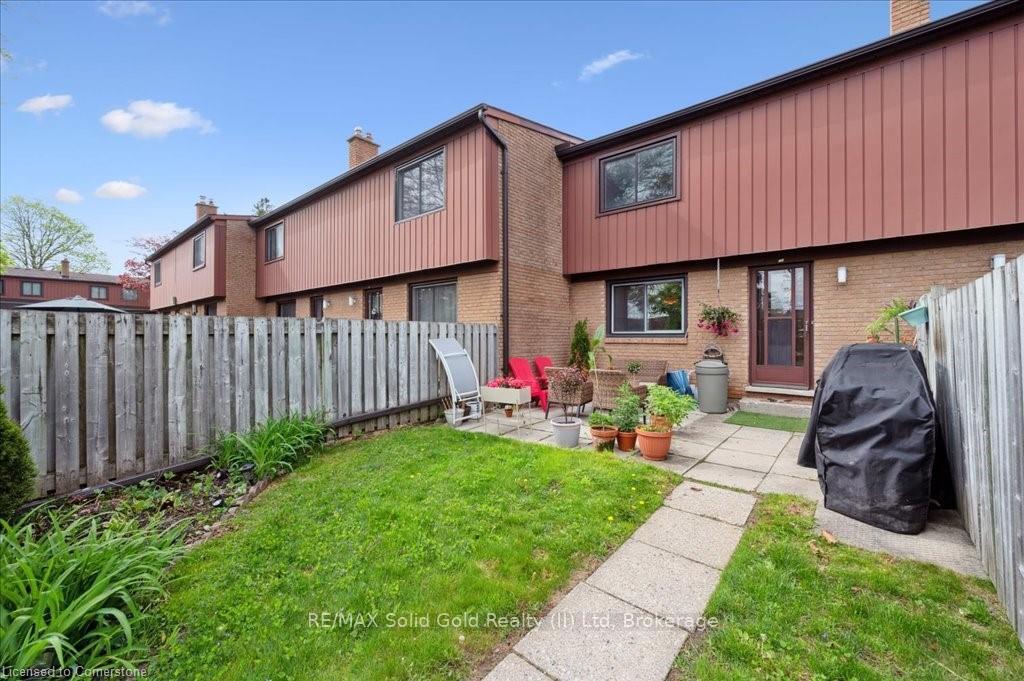 Photo 32 of 104 Kingswood Drive, Kitchener — HOMEH
