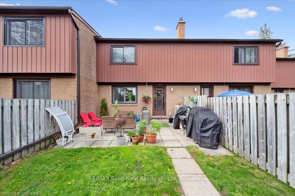 Photo 34 of 104 Kingswood Drive, Kitchener — HOMEH