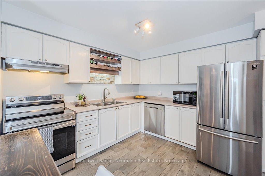 Photo 8 of Unit 4, 920 Edinburgh Road S, Guelph, Kortright West — HOMEH