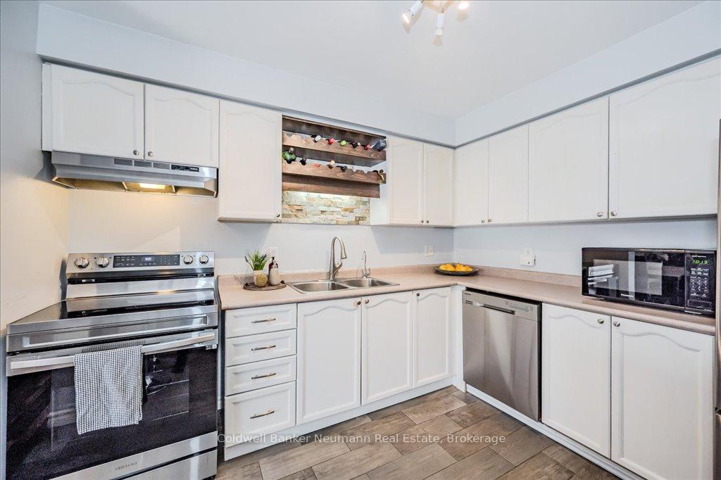 Photo 10 of Unit 4, 920 Edinburgh Road S, Guelph, Kortright West — HOMEH