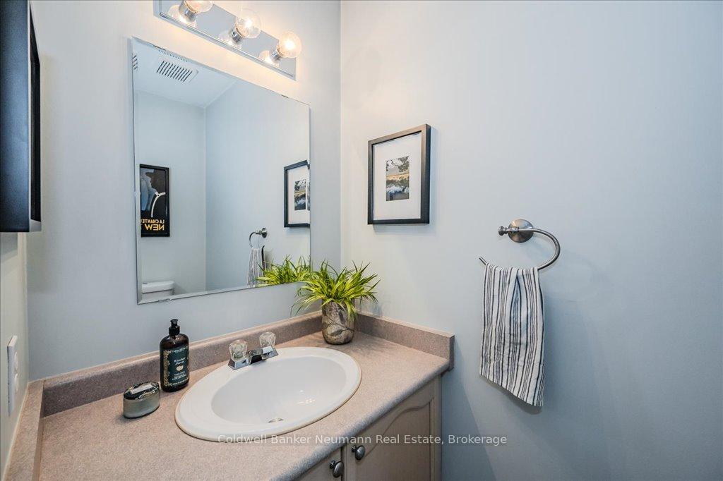 Photo 21 of Unit 4, 920 Edinburgh Road S, Guelph, Kortright West — HOMEH