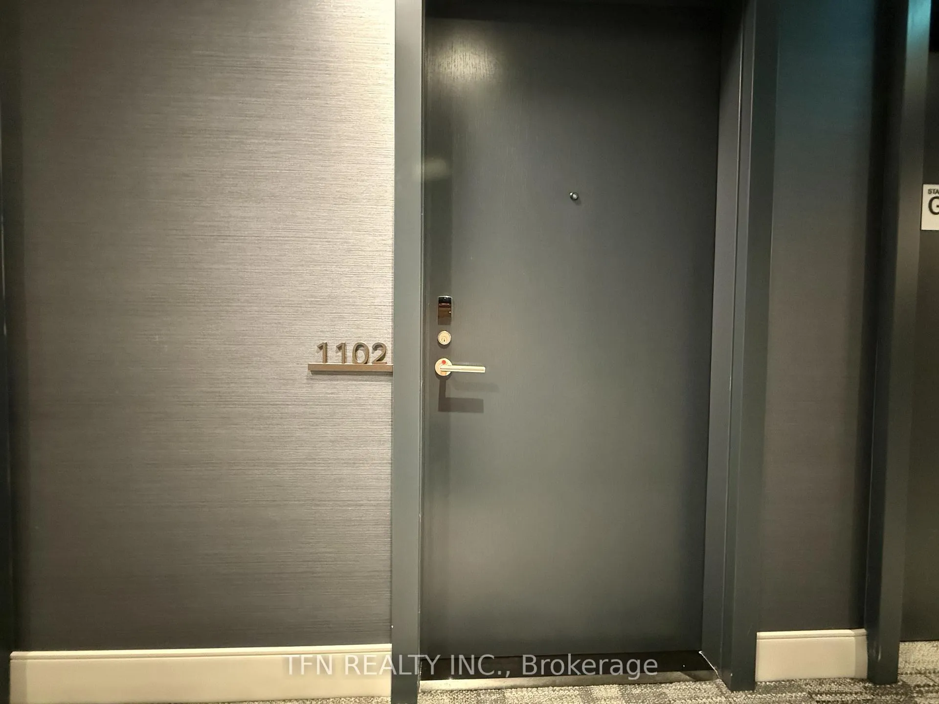 Photo 2 of Unit 1102, 65 Broadway Avenue, Toronto, Mount Pleasant West — HOMEH