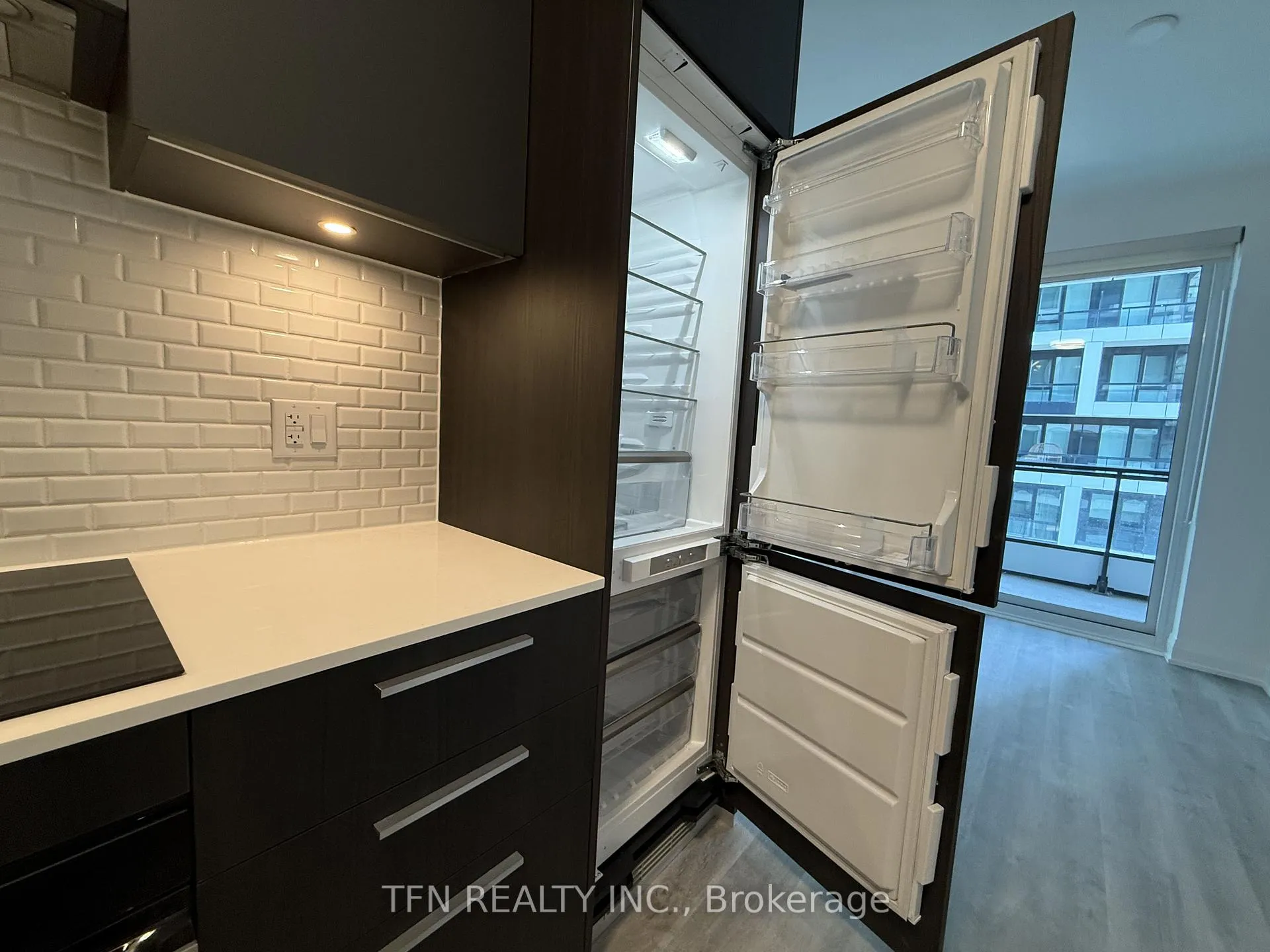 Photo 4 of Unit 1102, 65 Broadway Avenue, Toronto, Mount Pleasant West — HOMEH