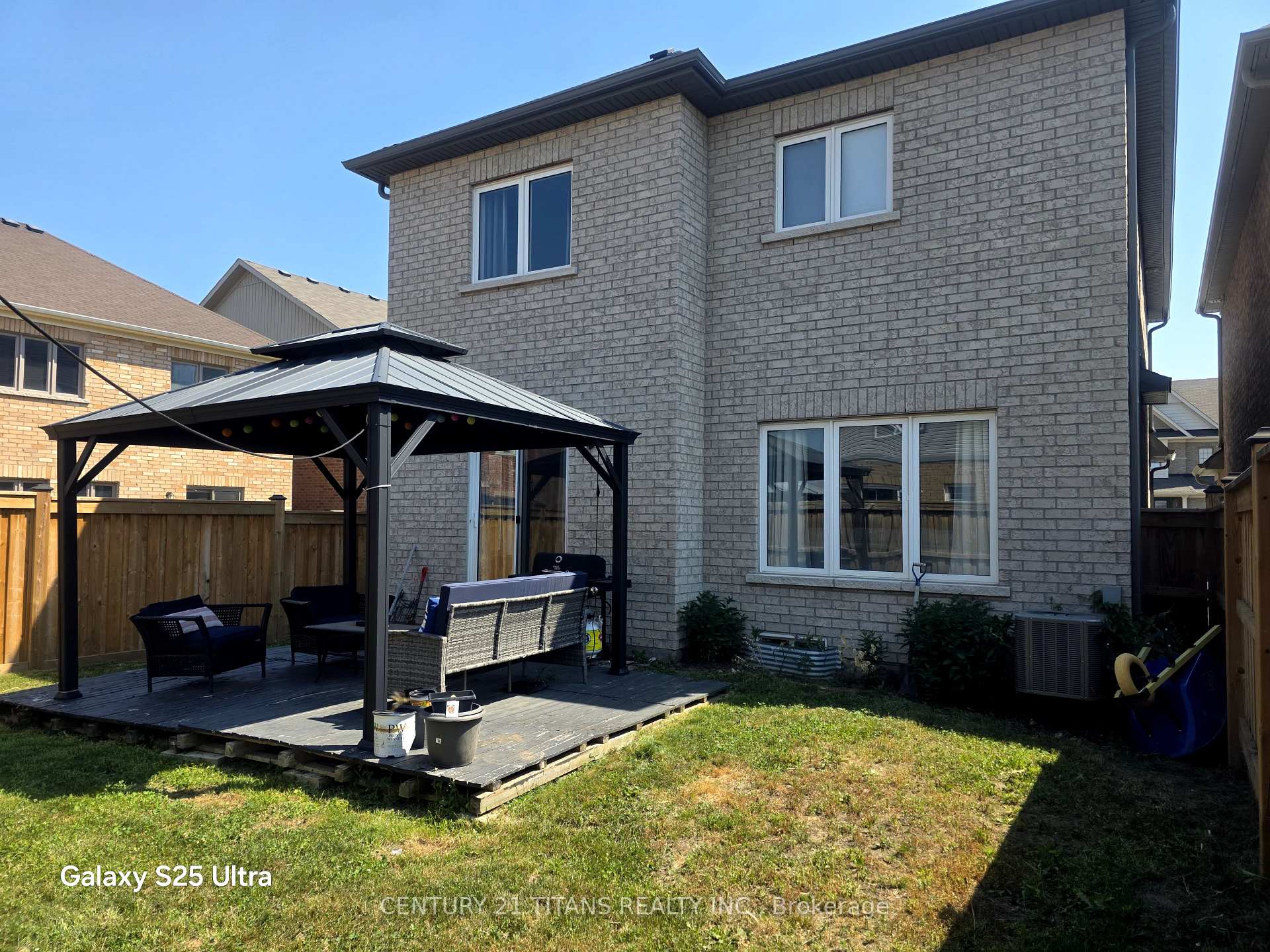 Photo 5 of 6 Tait Crescent, Clarington, Bowmanville — HOMEH