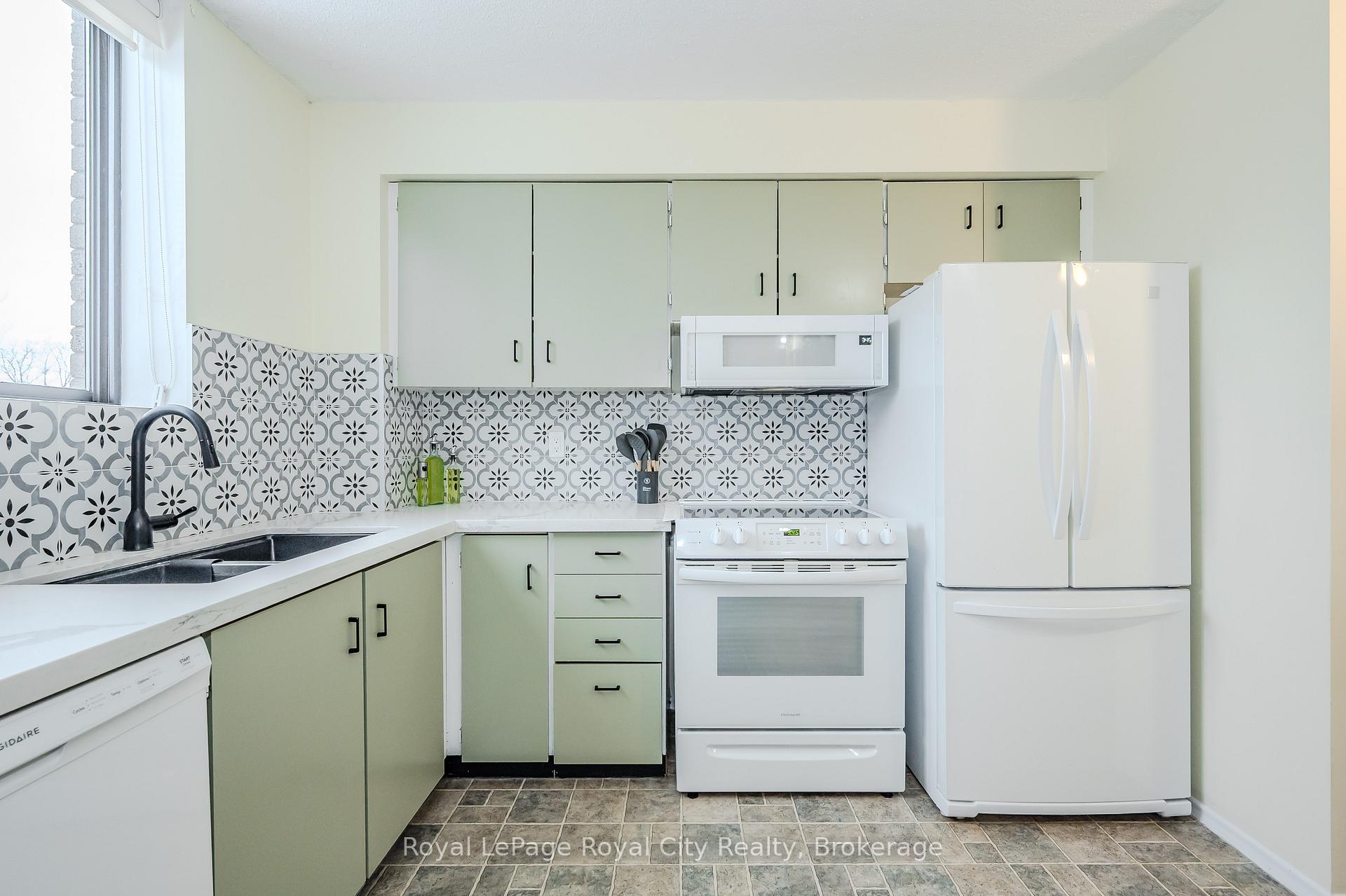 Photo 1 of Unit 402, 89 Westwood Road, Guelph, Willow West/Sugarbush/West Acres — HOMEH