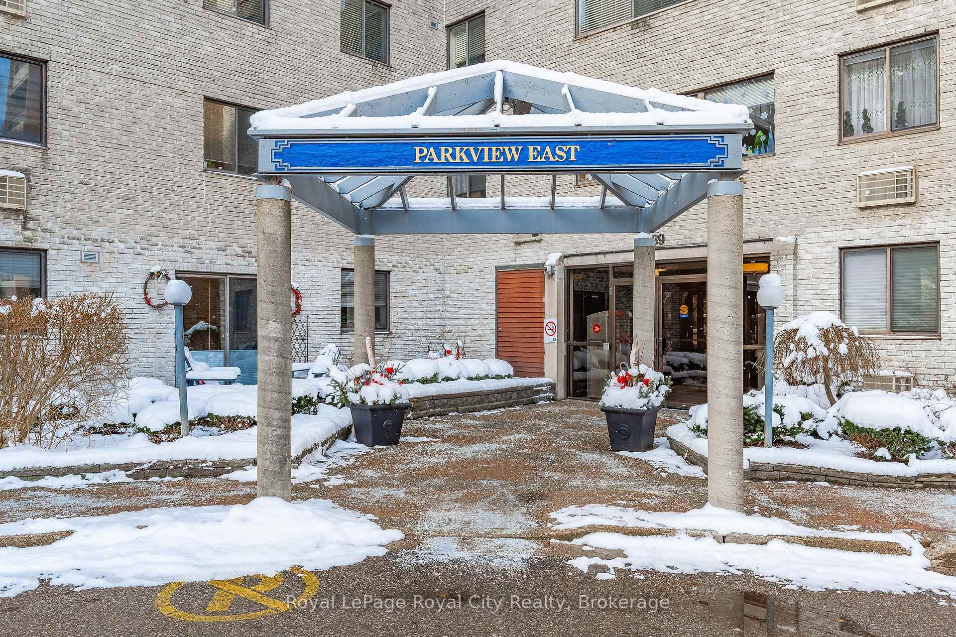Photo 6 of Unit 402, 89 Westwood Road, Guelph, Willow West/Sugarbush/West Acres — HOMEH