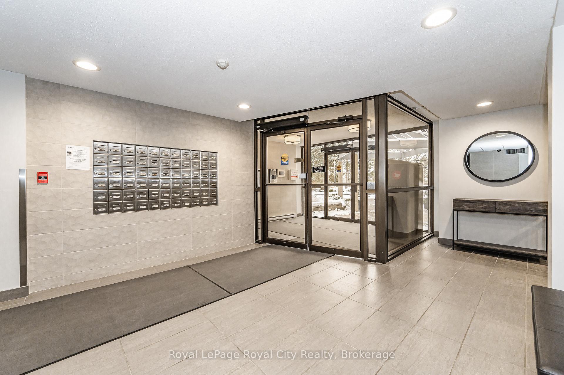 Photo 9 of Unit 402, 89 Westwood Road, Guelph, Willow West/Sugarbush/West Acres — HOMEH