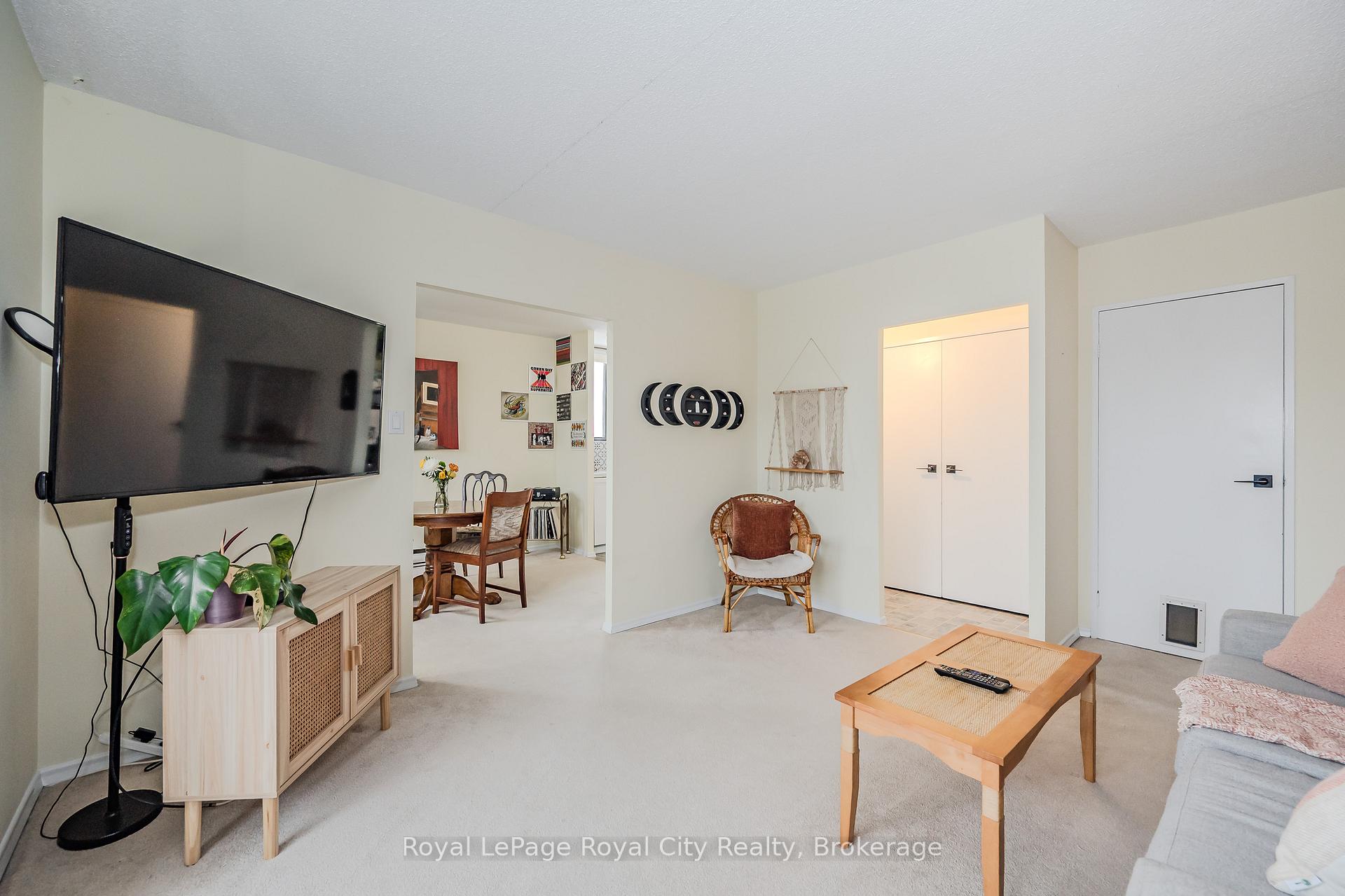 Photo 14 of Unit 402, 89 Westwood Road, Guelph, Willow West/Sugarbush/West Acres — HOMEH