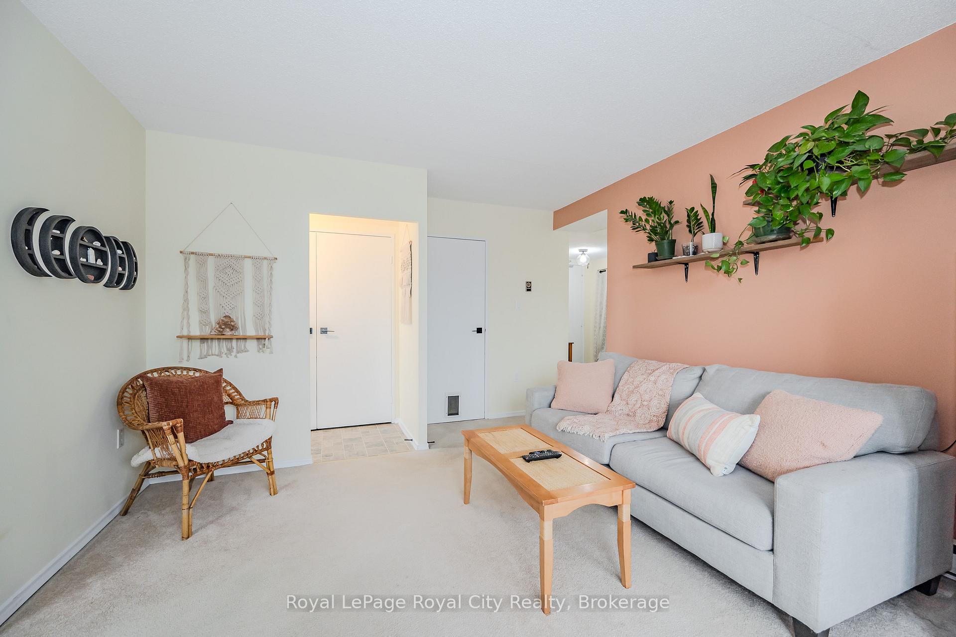 Photo 15 of Unit 402, 89 Westwood Road, Guelph, Willow West/Sugarbush/West Acres — HOMEH