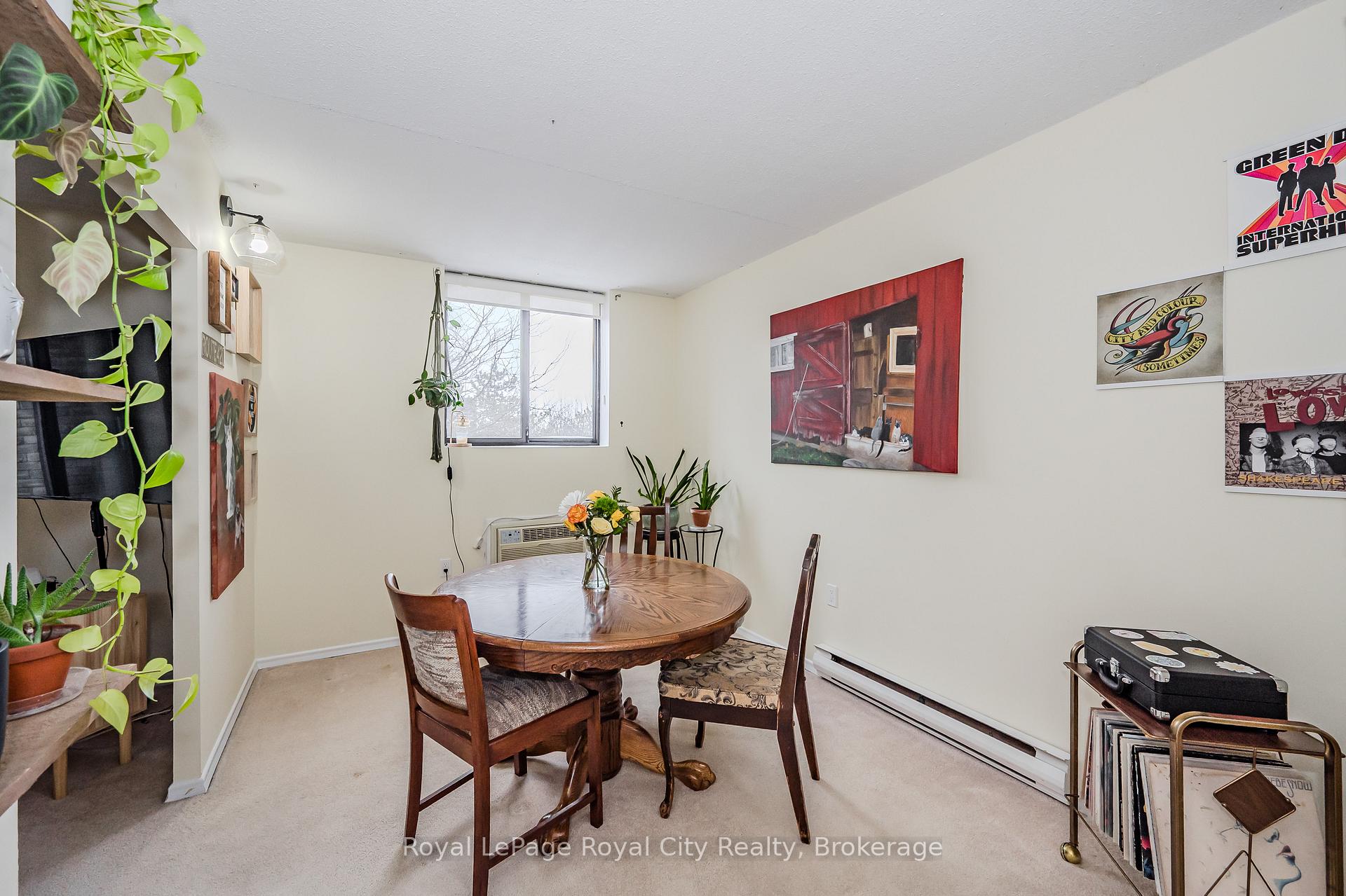Photo 16 of Unit 402, 89 Westwood Road, Guelph, Willow West/Sugarbush/West Acres — HOMEH