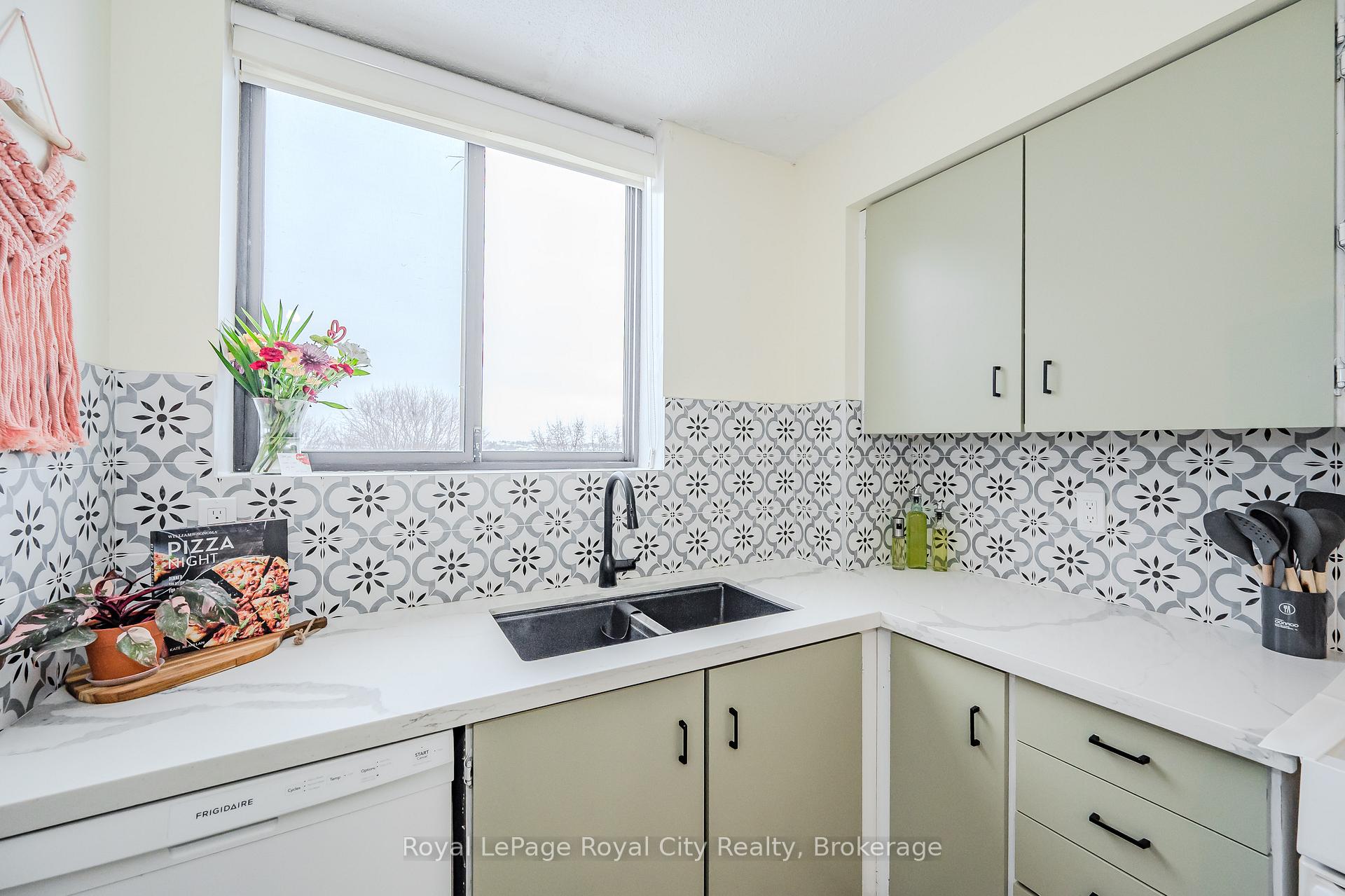 Photo 21 of Unit 402, 89 Westwood Road, Guelph, Willow West/Sugarbush/West Acres — HOMEH