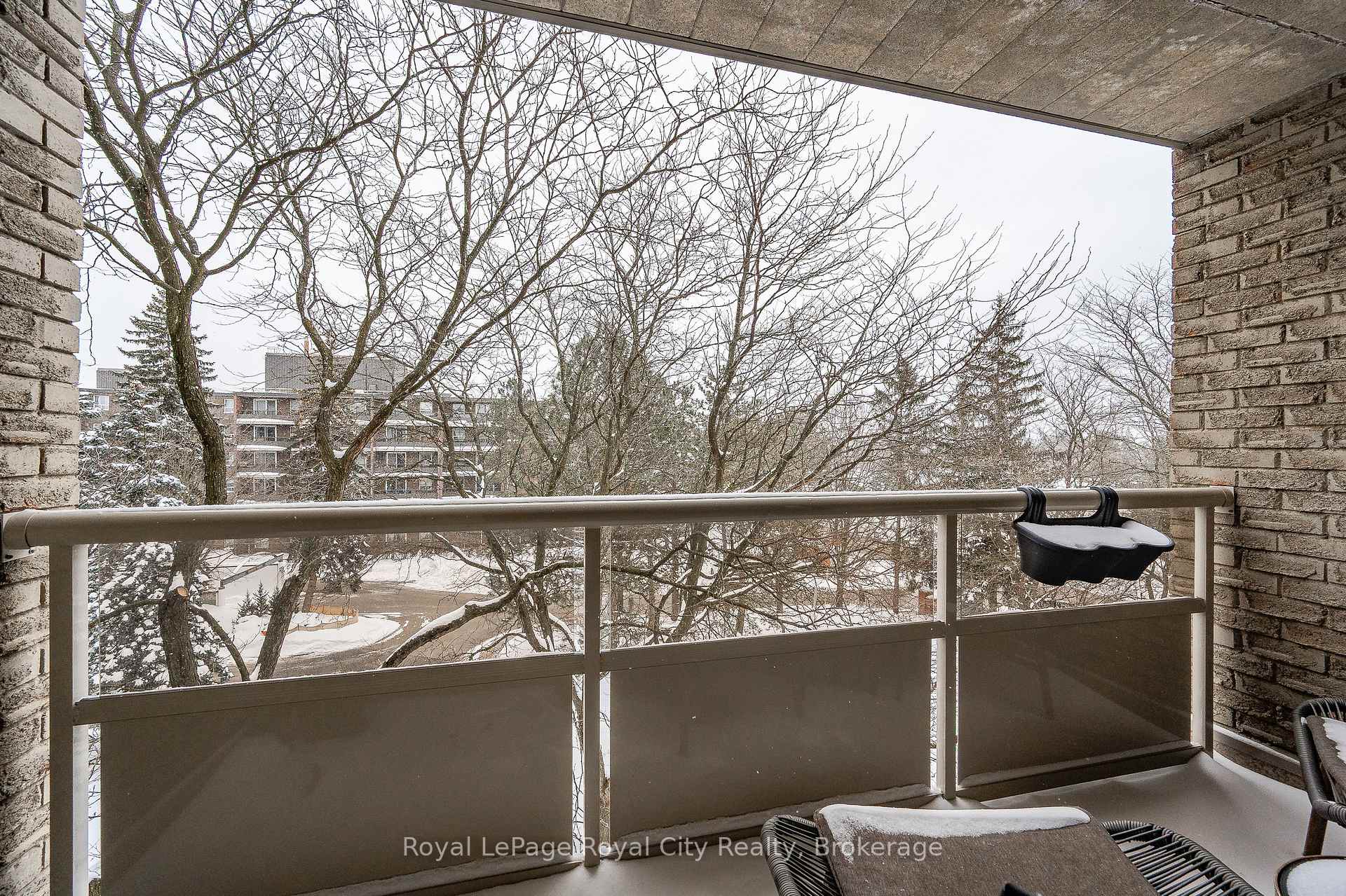 Photo 33 of Unit 402, 89 Westwood Road, Guelph, Willow West/Sugarbush/West Acres — HOMEH