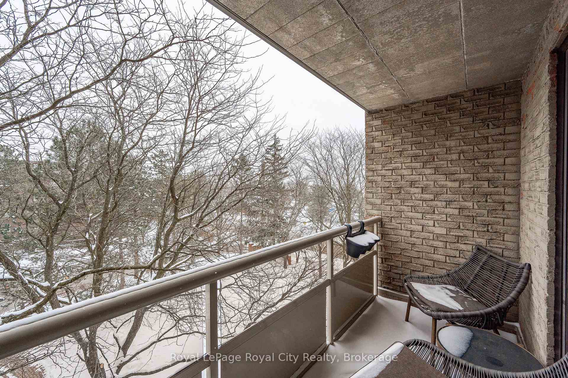 Photo 34 of Unit 402, 89 Westwood Road, Guelph, Willow West/Sugarbush/West Acres — HOMEH