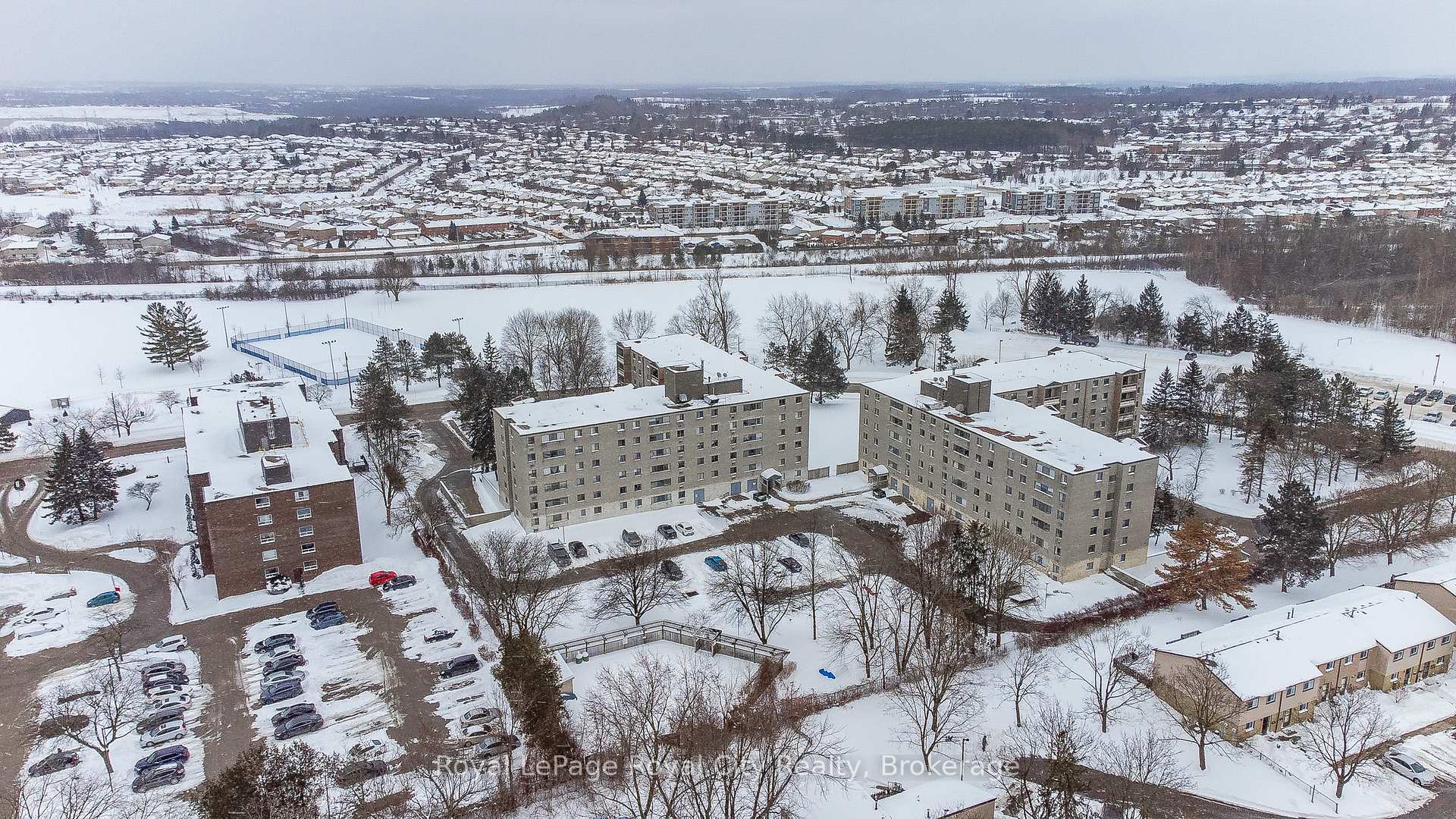 Photo 37 of Unit 402, 89 Westwood Road, Guelph, Willow West/Sugarbush/West Acres — HOMEH