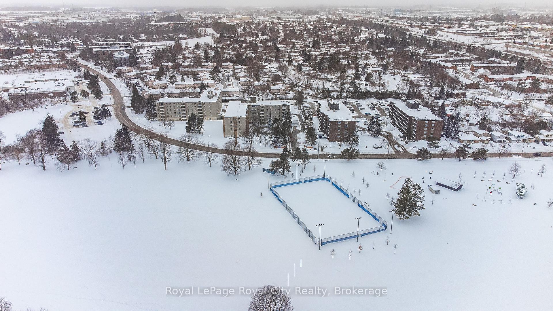 Photo 38 of Unit 402, 89 Westwood Road, Guelph, Willow West/Sugarbush/West Acres — HOMEH