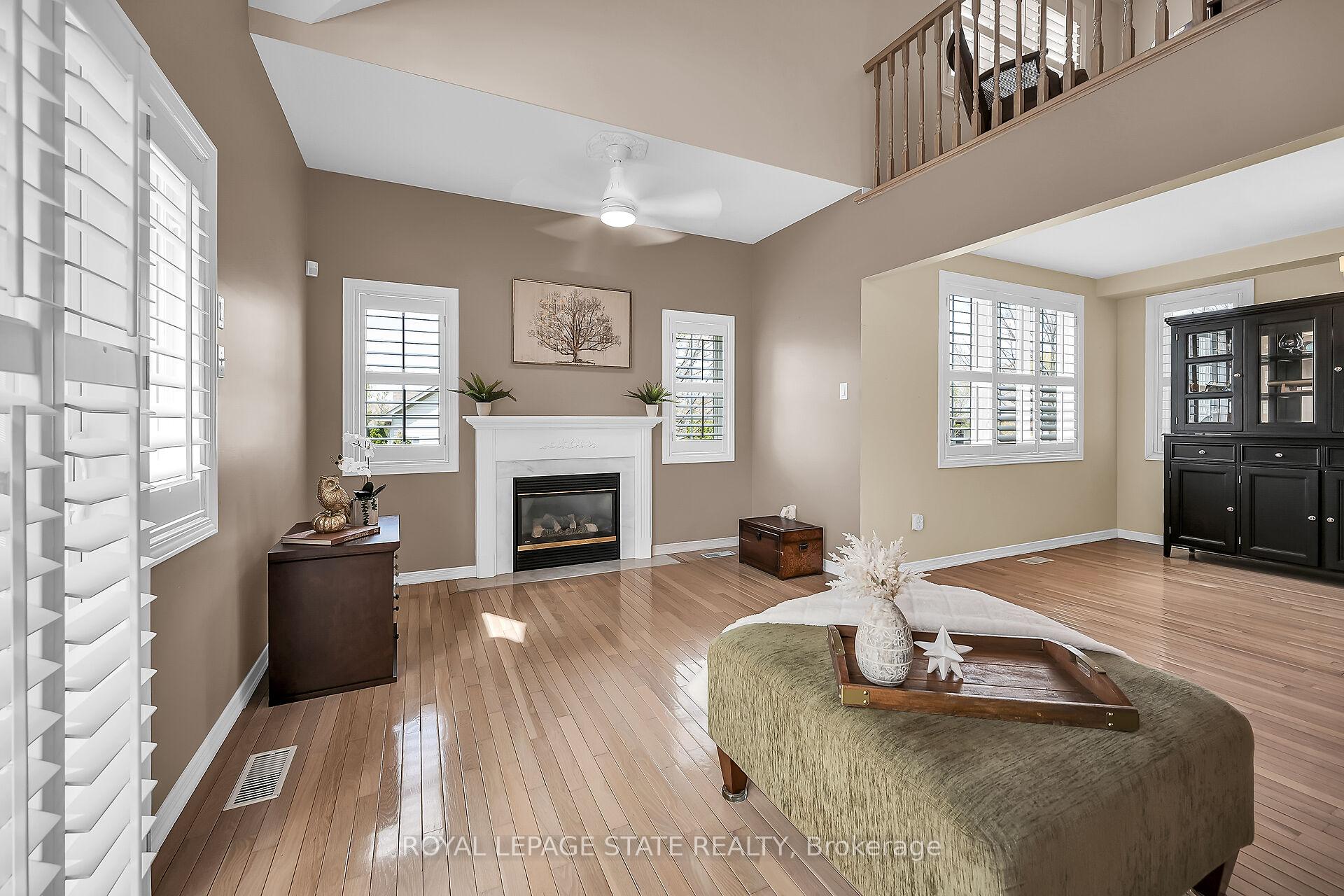 Photo 16 of Unit 10, 212 Stonehenge Drive, Hamilton, Meadowlands — HOMEH