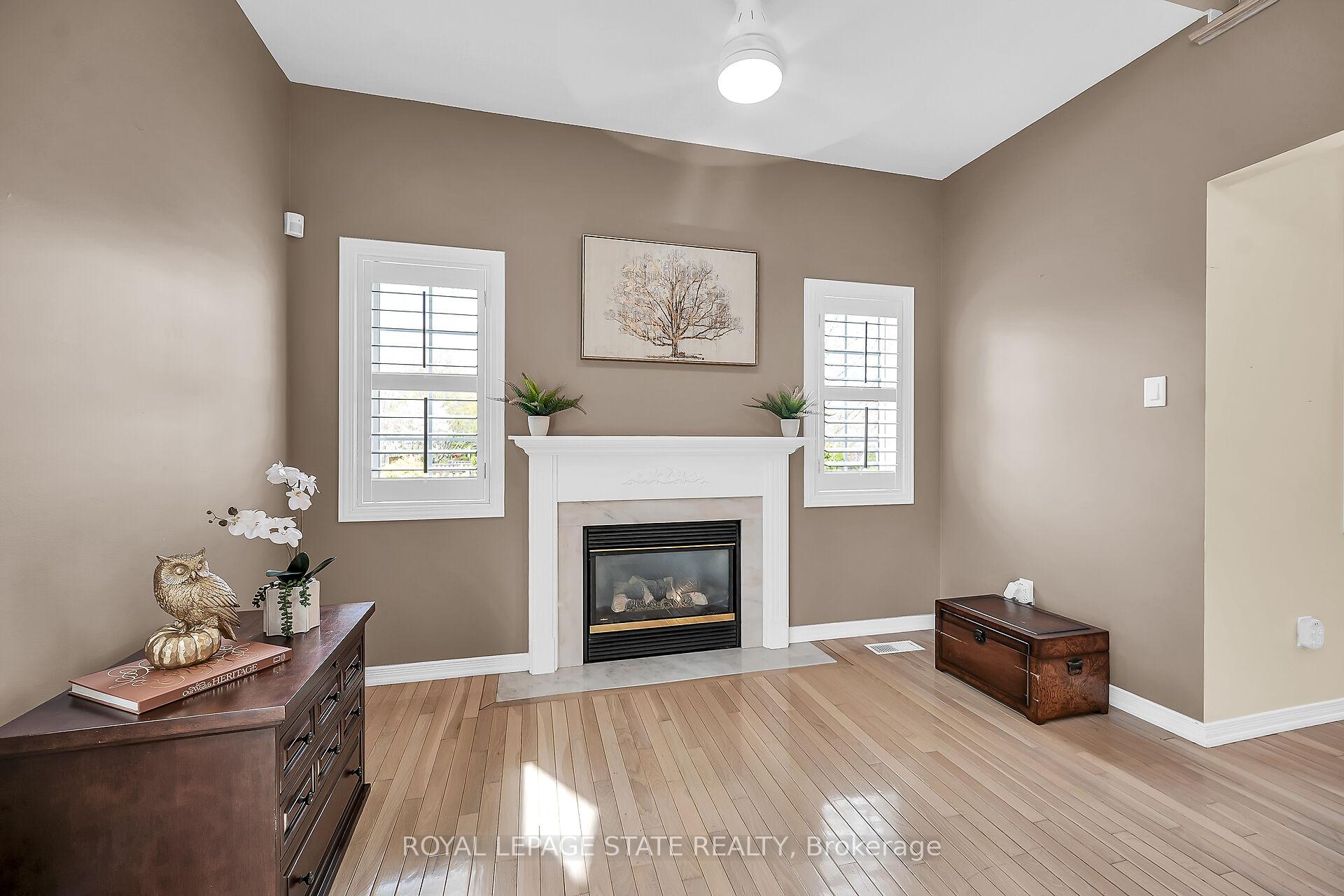 Photo 18 of Unit 10, 212 Stonehenge Drive, Hamilton, Meadowlands — HOMEH