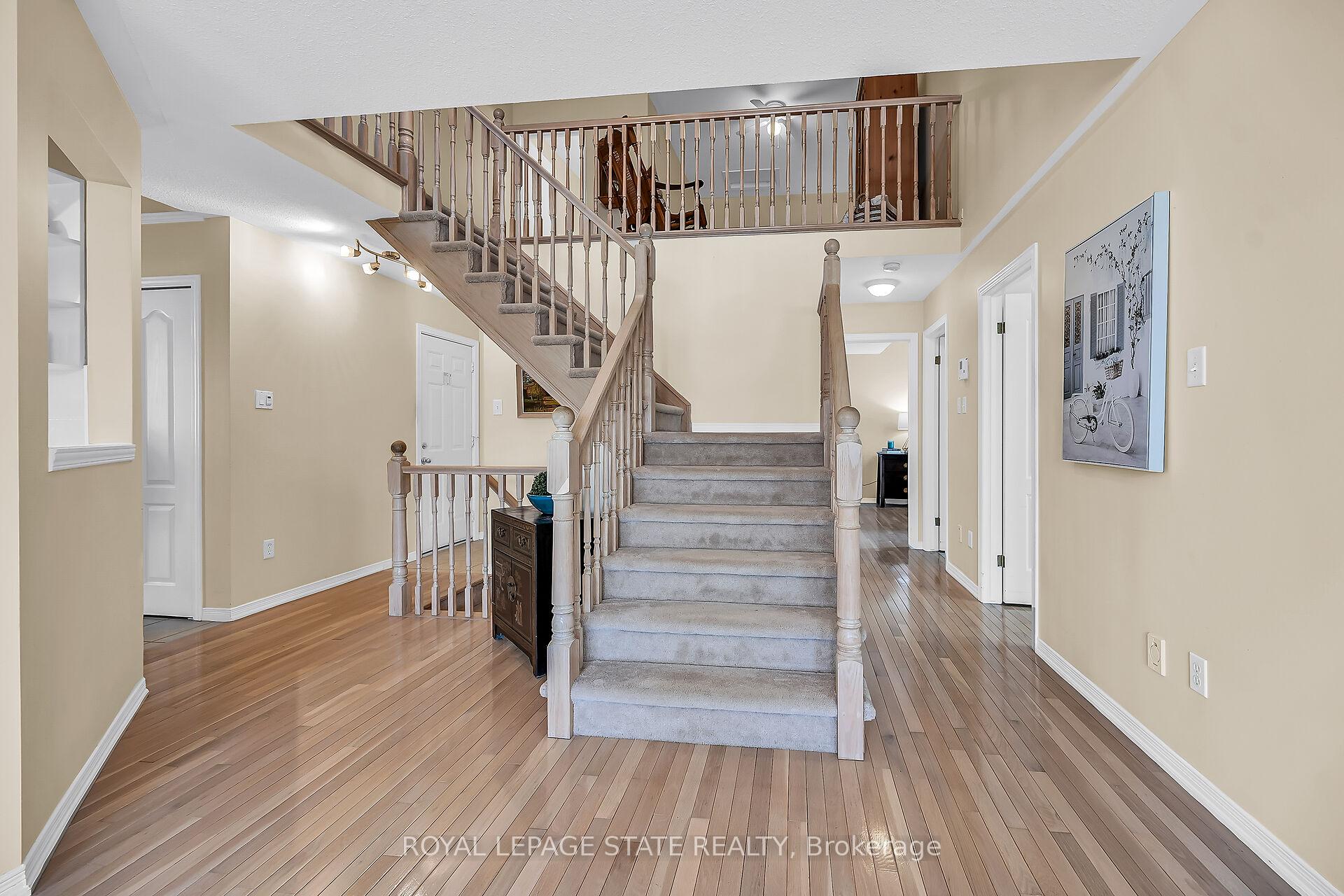 Photo 20 of Unit 10, 212 Stonehenge Drive, Hamilton, Meadowlands — HOMEH