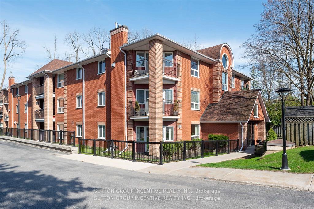Front of Unit 305, 131 Clapperton Street