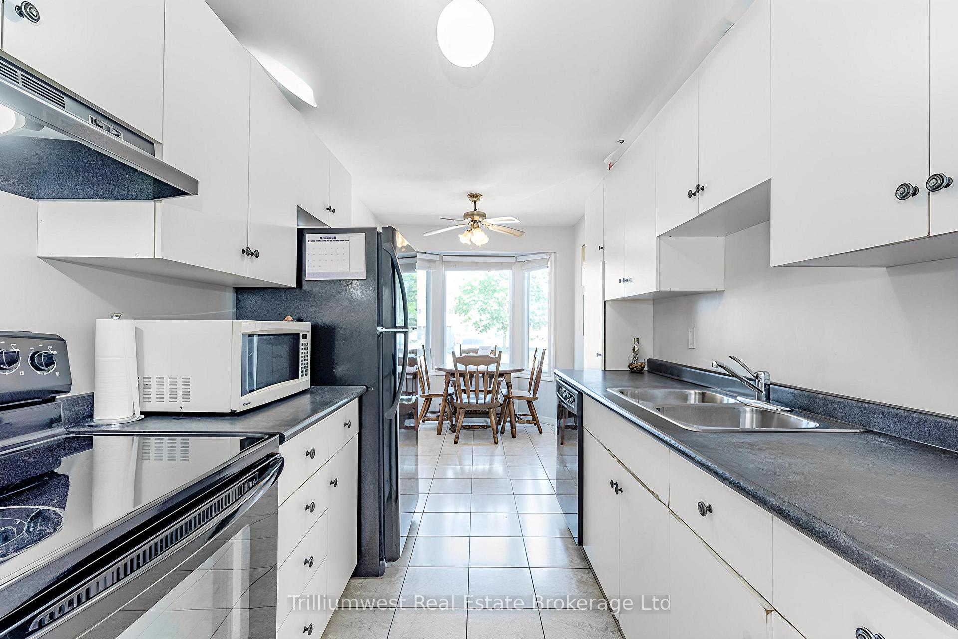 Photo 3 of Unit 21, 90 Ferman Drive, Guelph, Willow West/Sugarbush/West Acres — HOMEH