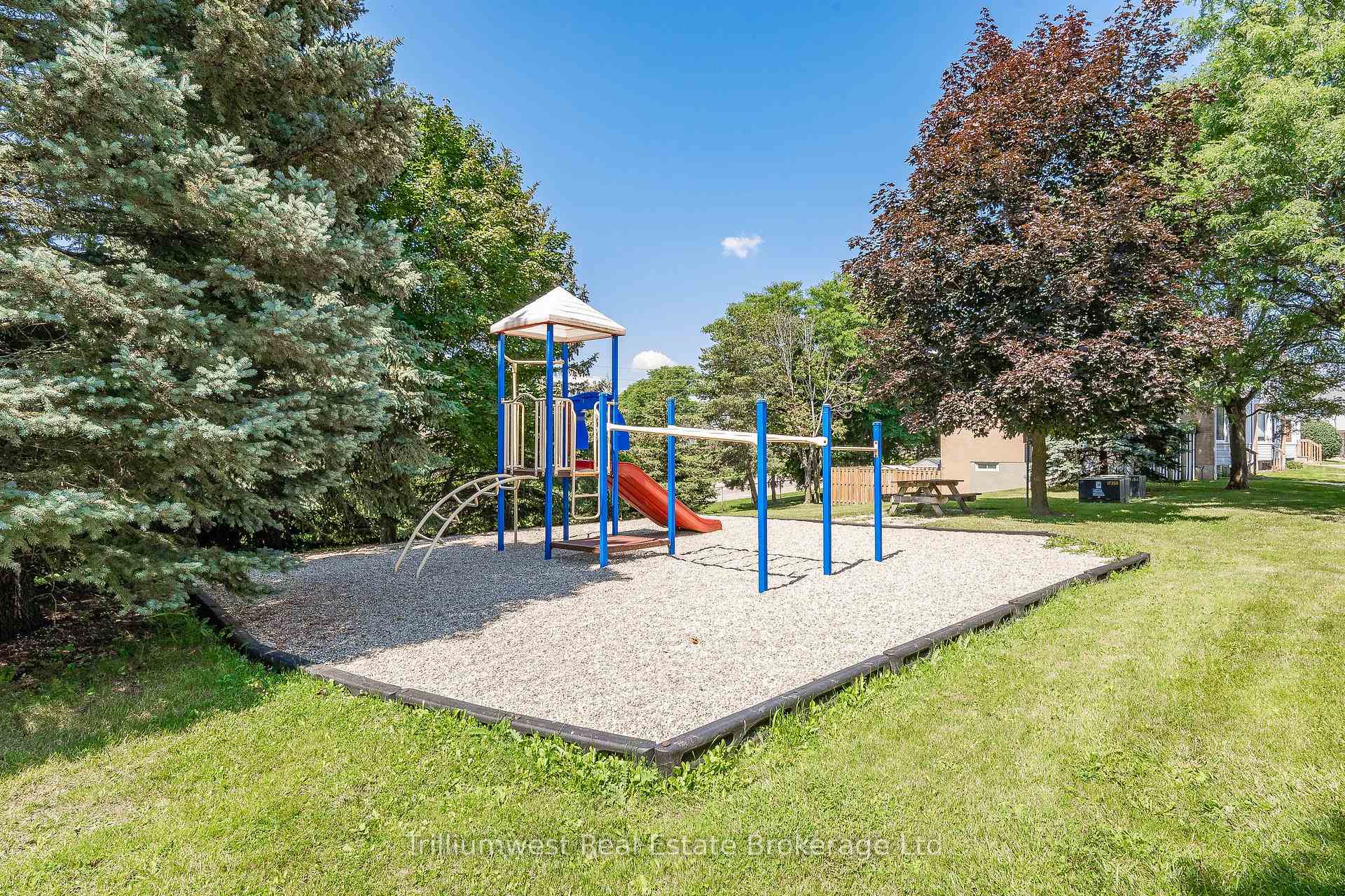 Photo 16 of Unit 21, 90 Ferman Drive, Guelph, Willow West/Sugarbush/West Acres — HOMEH
