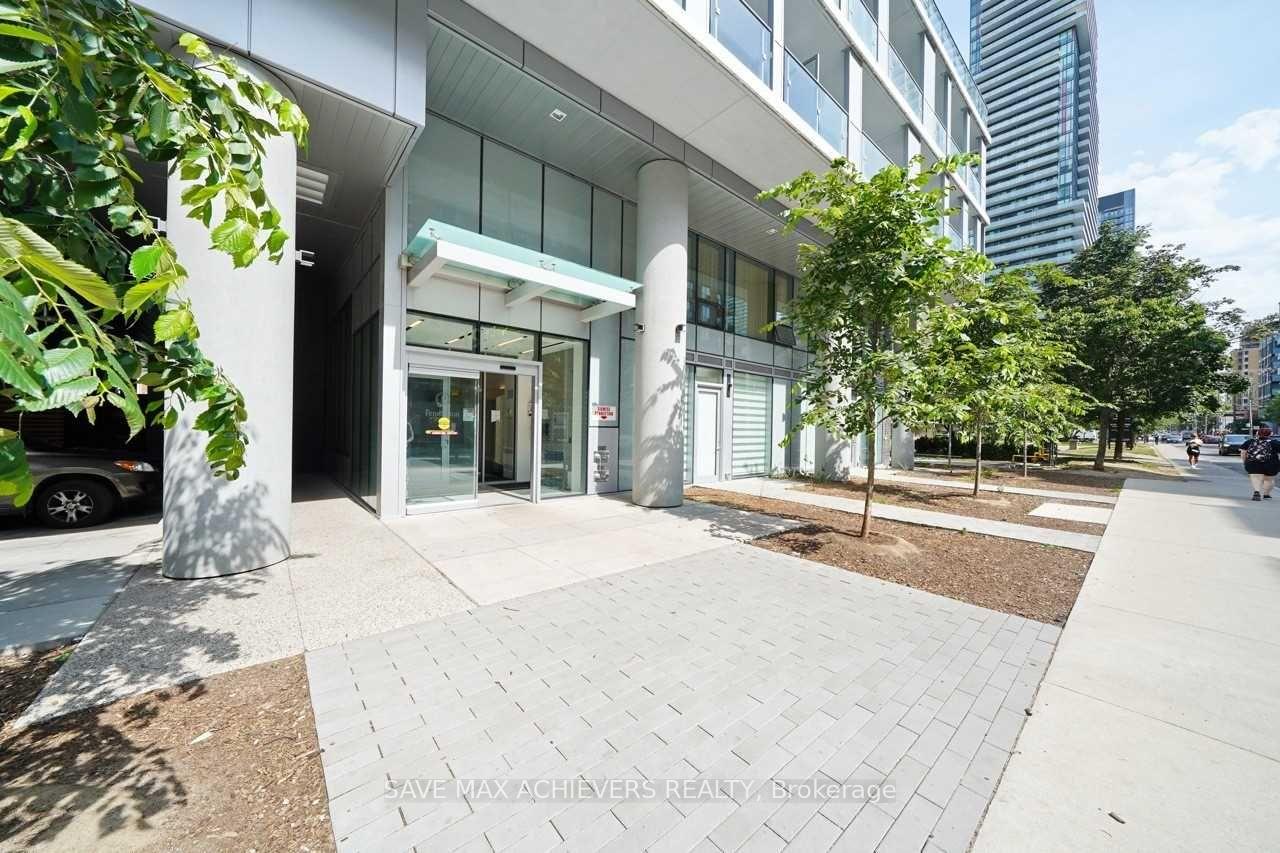 Photo 3 of Unit 3216, 195 Redpath Avenue, Toronto, Mount Pleasant West — HOMEH