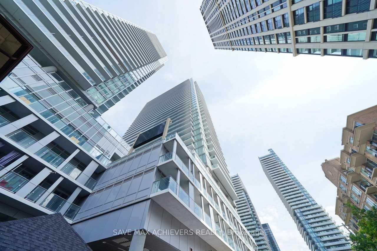 Photo 4 of Unit 3216, 195 Redpath Avenue, Toronto, Mount Pleasant West — HOMEH