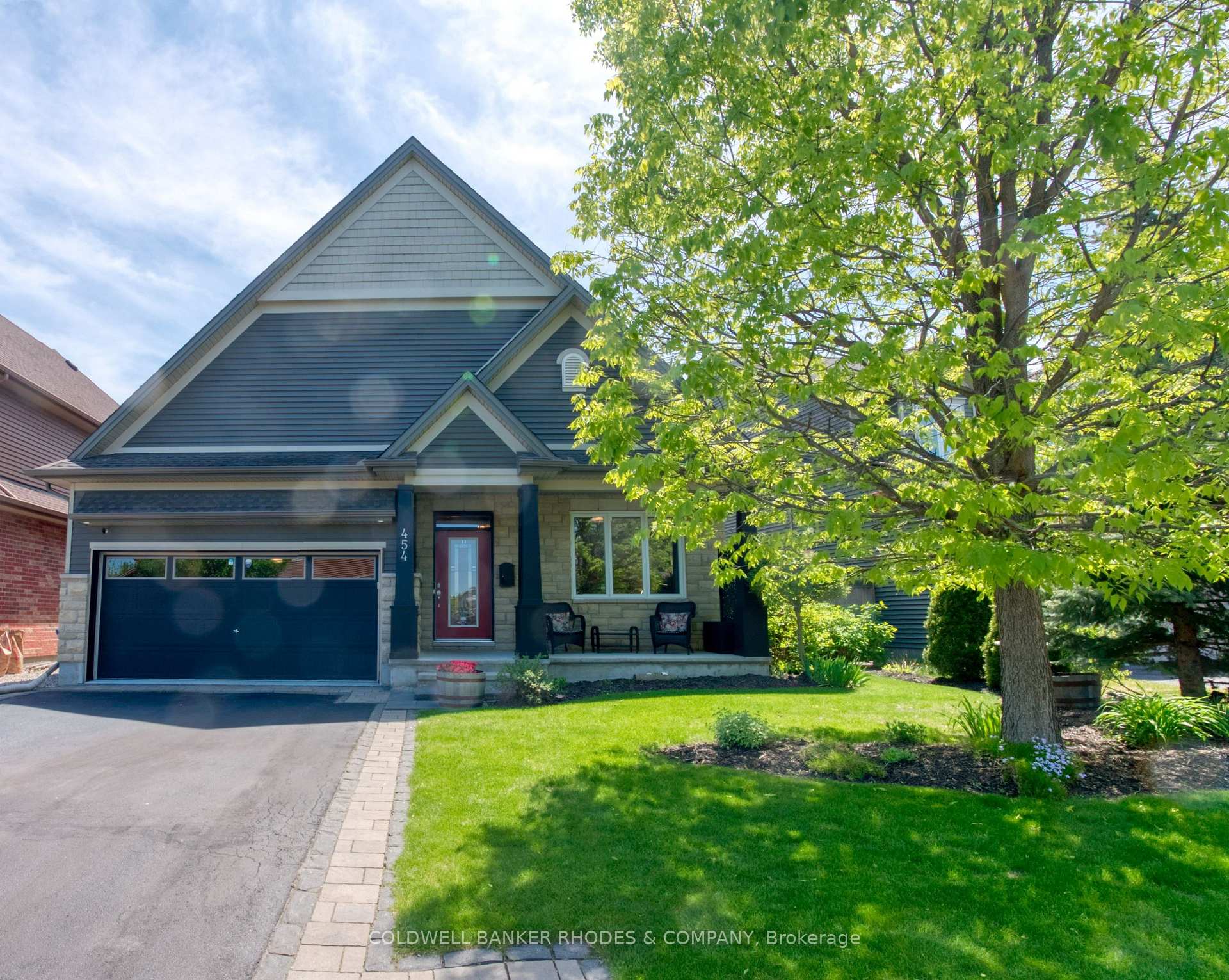 Front of 454 Creekview Way