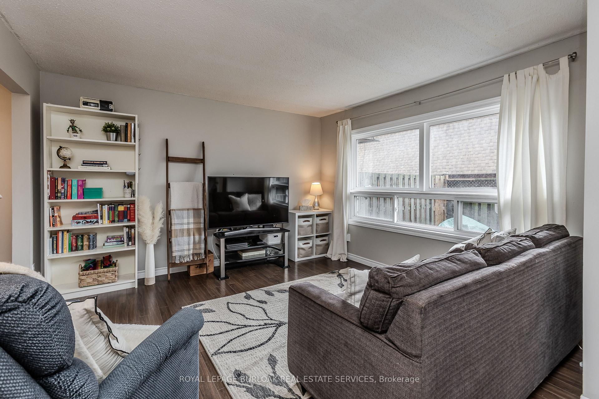 Photo 6 of Unit 9, 165 Limeridge Road W, Hamilton, Rolston — HOMEH