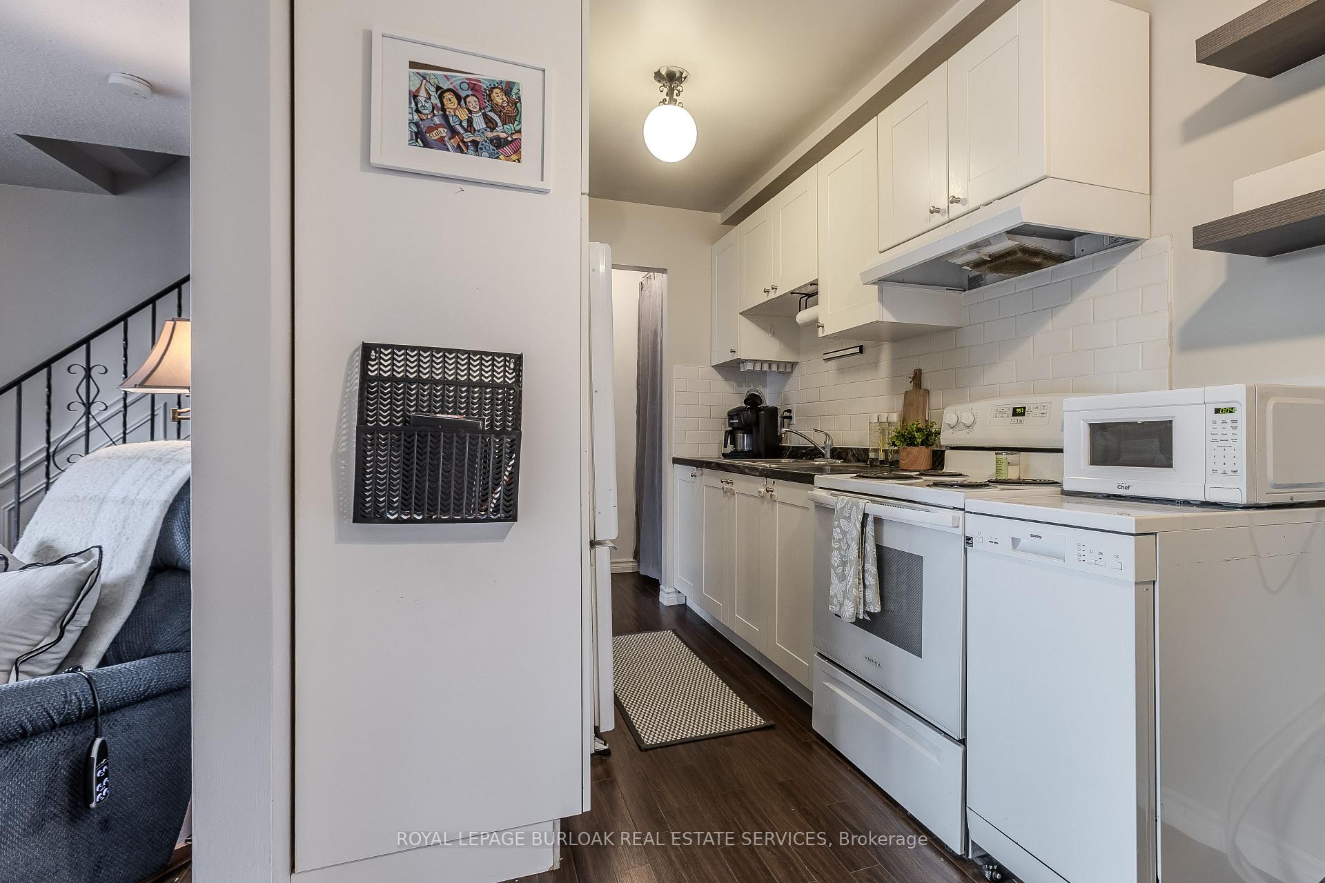 Photo 13 of Unit 9, 165 Limeridge Road W, Hamilton, Rolston — HOMEH