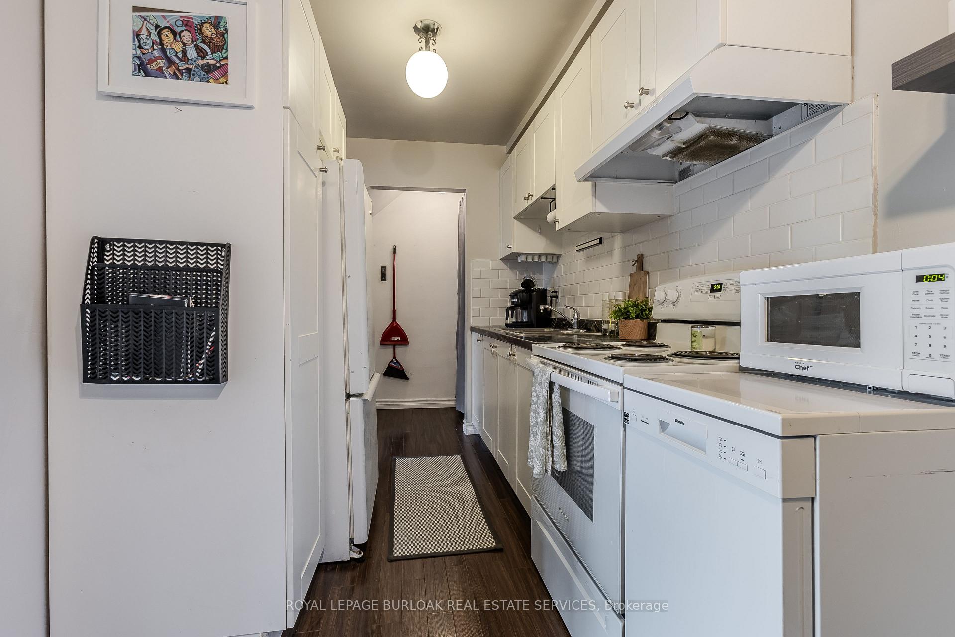 Photo 14 of Unit 9, 165 Limeridge Road W, Hamilton, Rolston — HOMEH