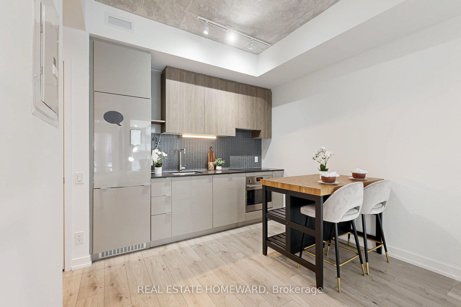 Photo 5 of Unit 212, 161 Roehampton Avenue, Toronto, Mount Pleasant West — HOMEH