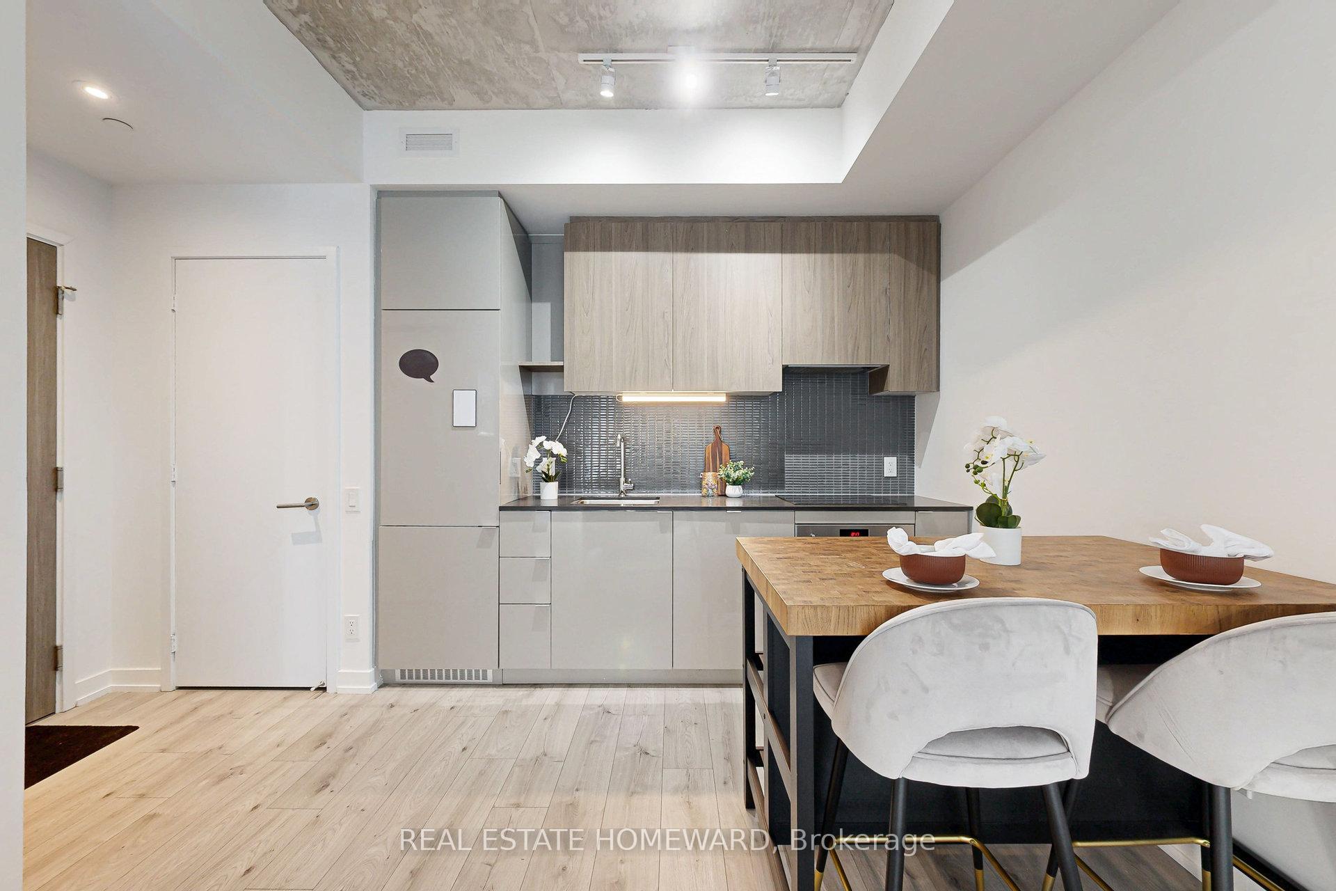 Photo 9 of Unit 212, 161 Roehampton Avenue, Toronto, Mount Pleasant West — HOMEH