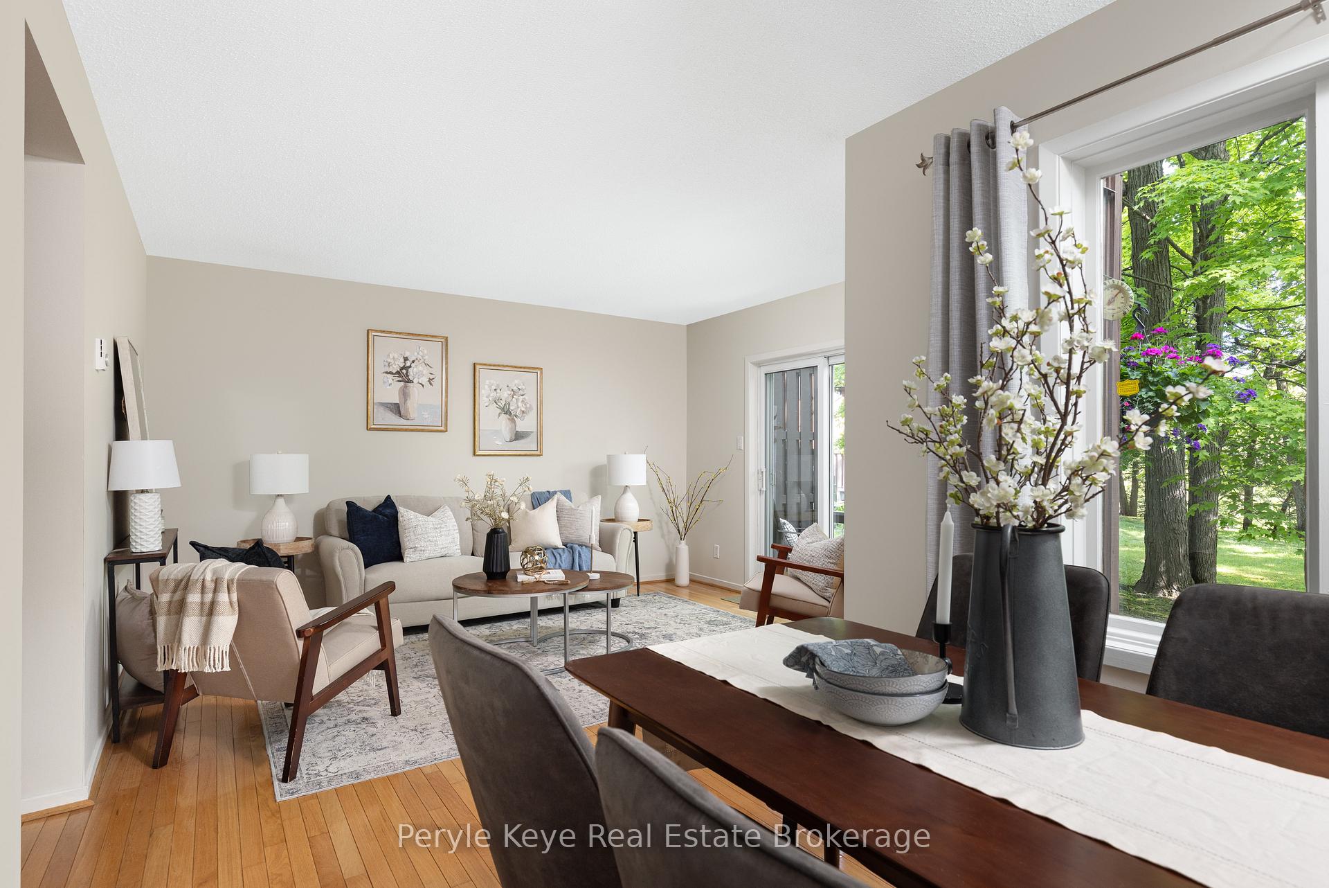 Photo 2 of Unit 2, 63 Southbank Drive, Bracebridge, Macaulay — HOMEH