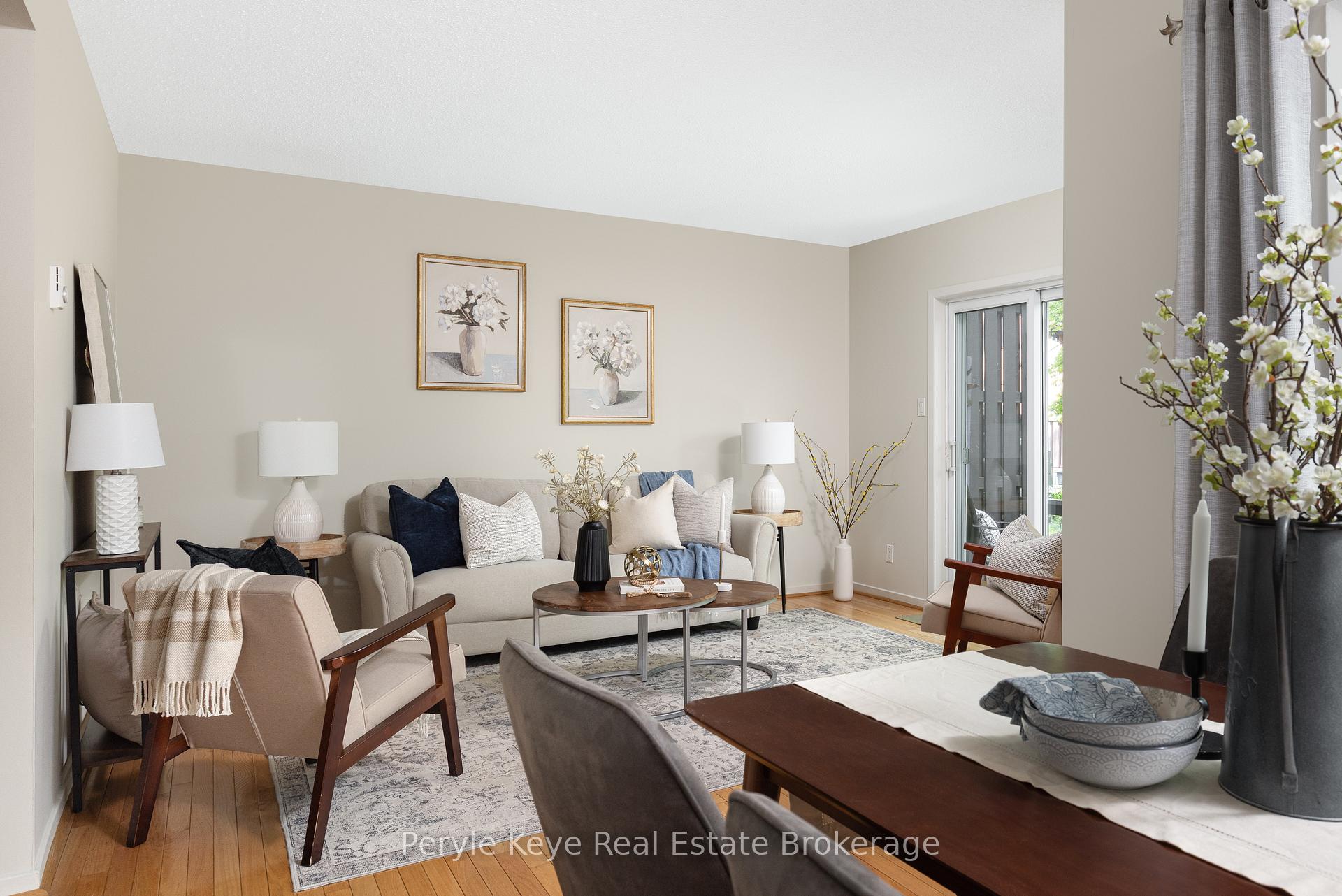 Photo 10 of Unit 2, 63 Southbank Drive, Bracebridge, Macaulay — HOMEH