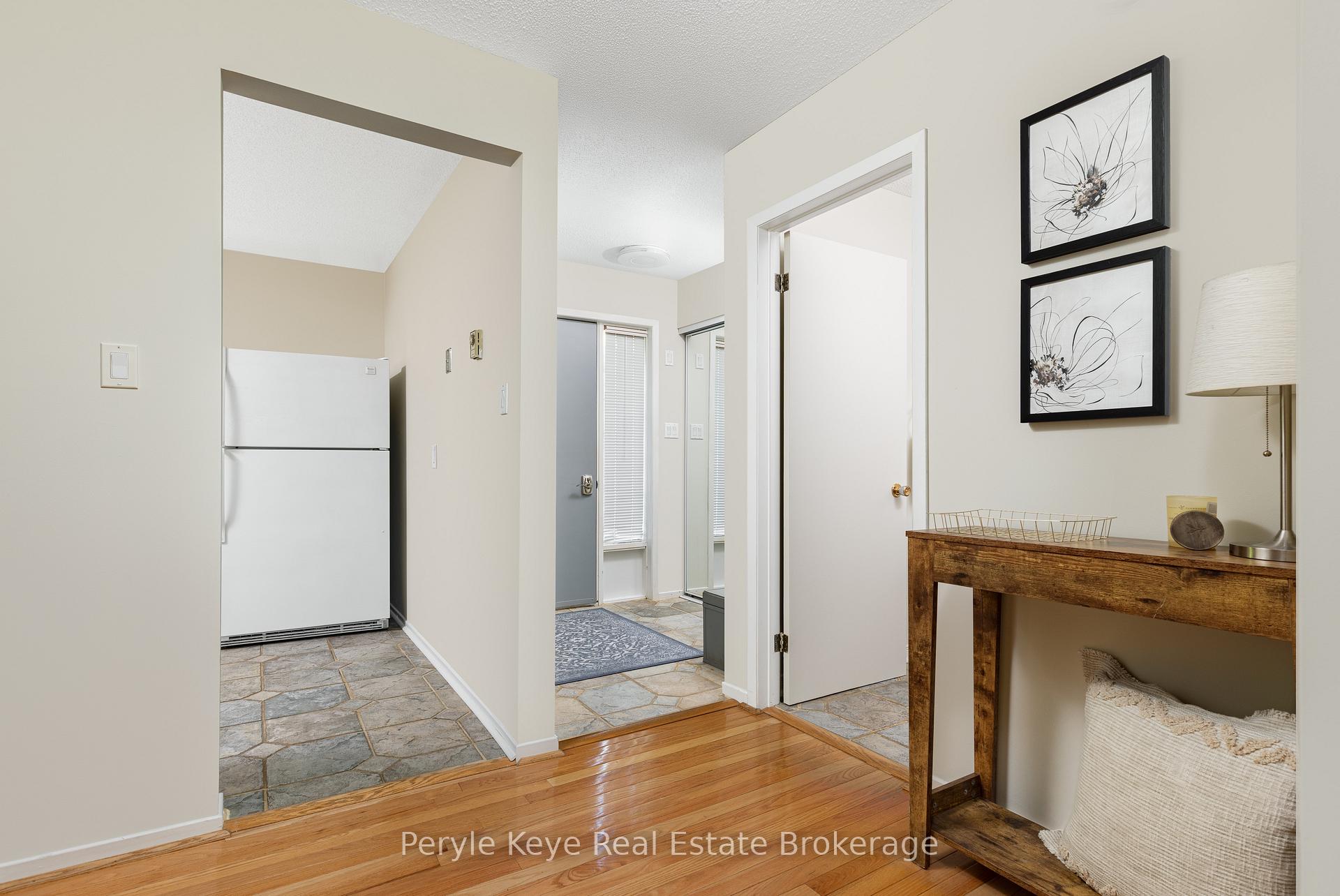 Photo 11 of Unit 2, 63 Southbank Drive, Bracebridge, Macaulay — HOMEH