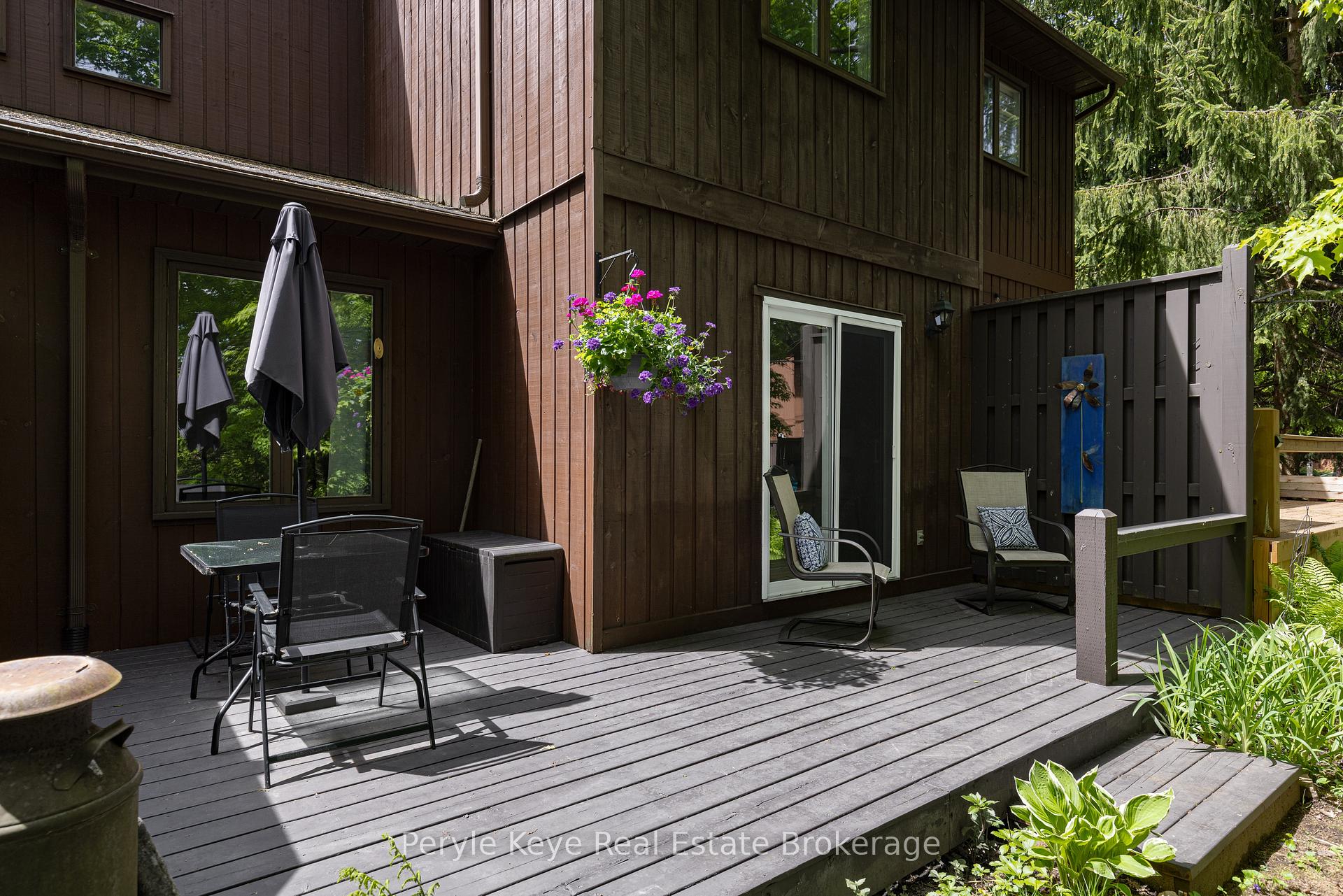 Photo 15 of Unit 2, 63 Southbank Drive, Bracebridge, Macaulay — HOMEH