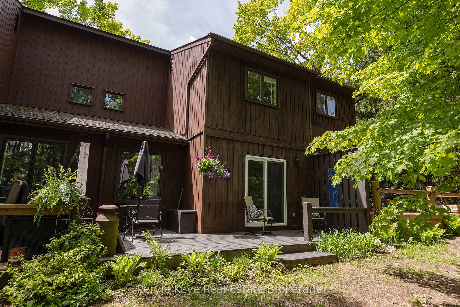 Photo 18 of Unit 2, 63 Southbank Drive, Bracebridge, Macaulay — HOMEH