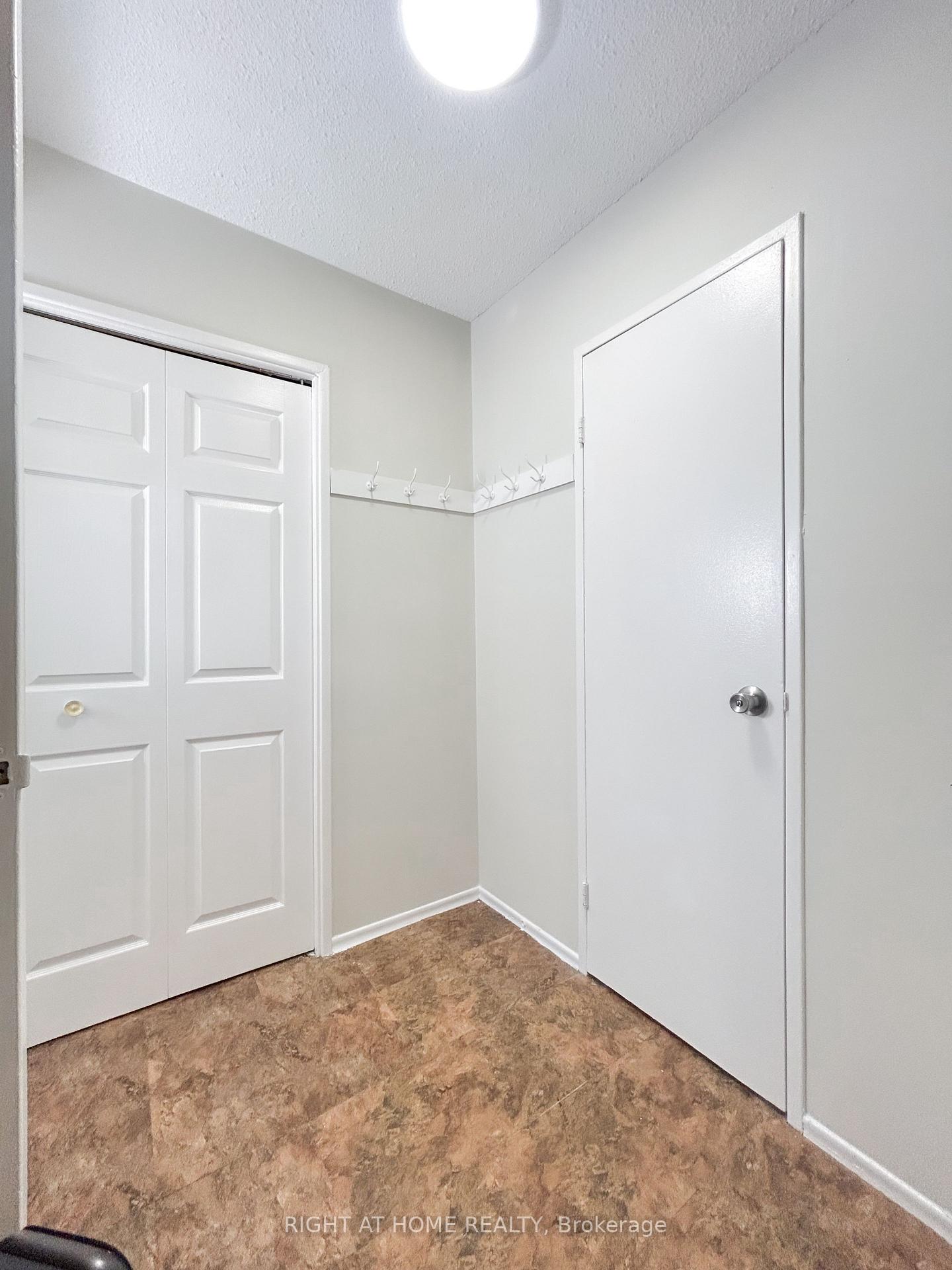Photo 10 of Unit 32, 160 Jansen Avenue, Kitchener — HOMEH
