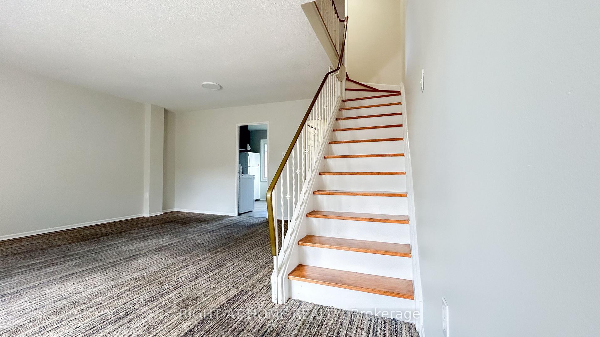 Photo 17 of Unit 32, 160 Jansen Avenue, Kitchener — HOMEH