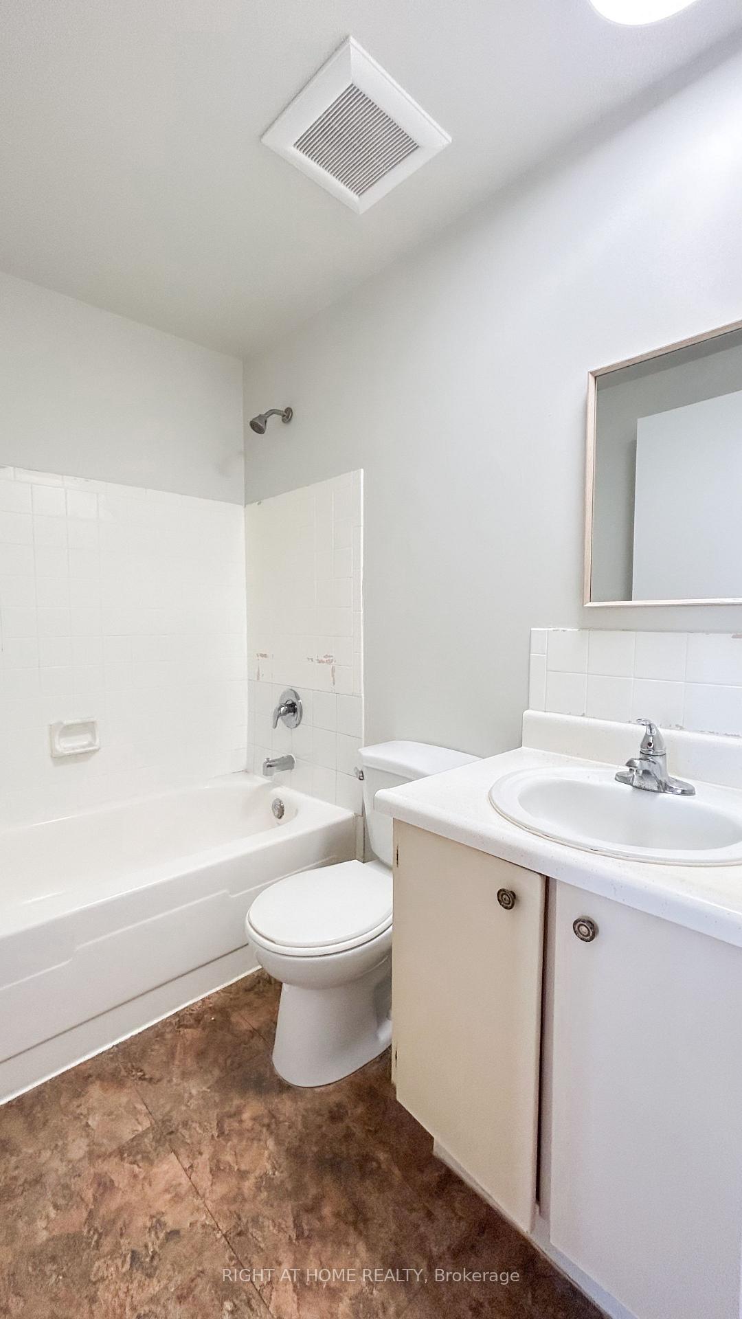 Photo 24 of Unit 32, 160 Jansen Avenue, Kitchener — HOMEH