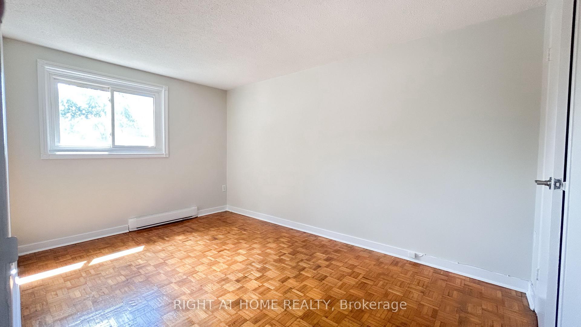 Photo 26 of Unit 32, 160 Jansen Avenue, Kitchener — HOMEH