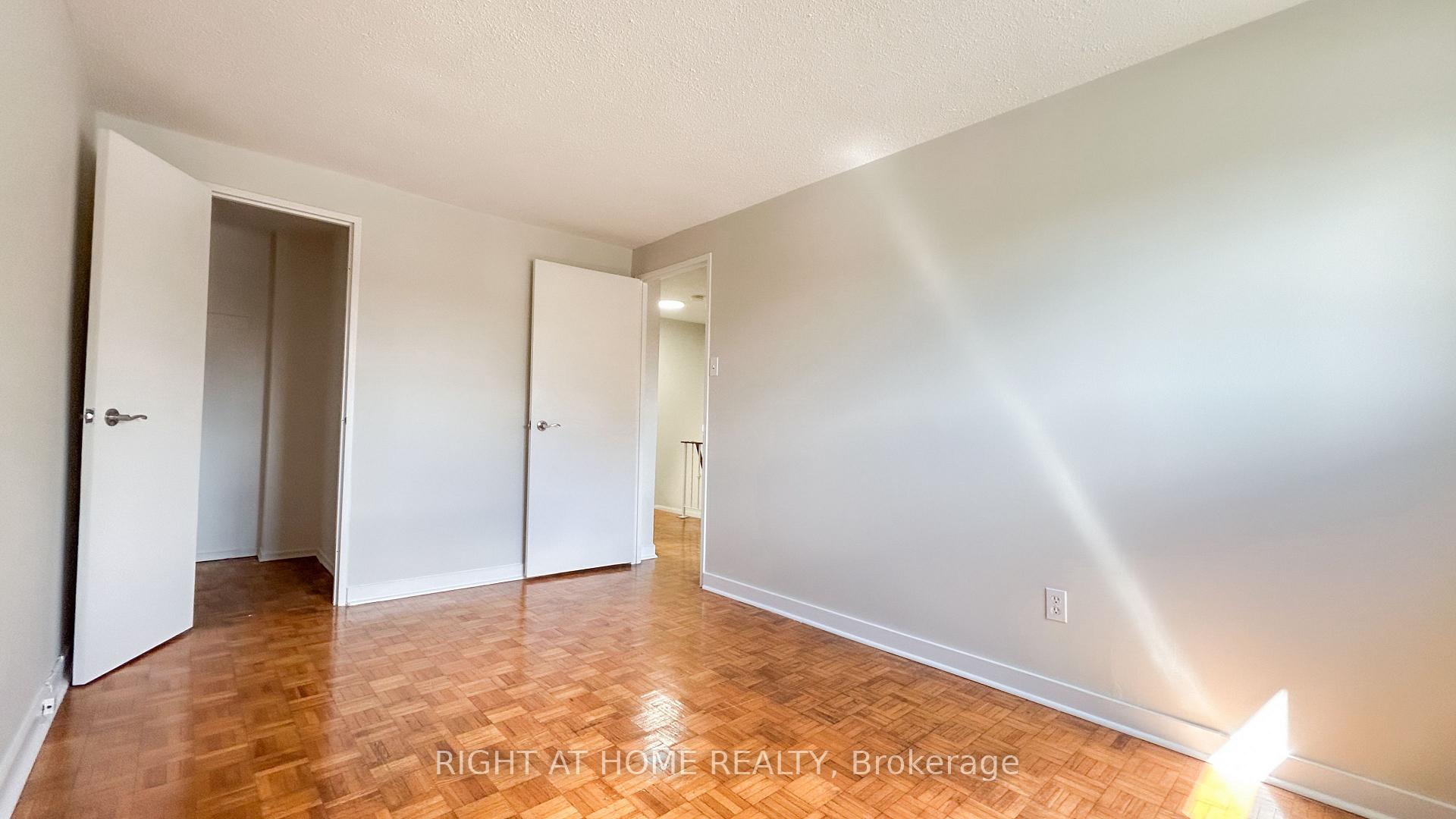 Photo 29 of Unit 32, 160 Jansen Avenue, Kitchener — HOMEH