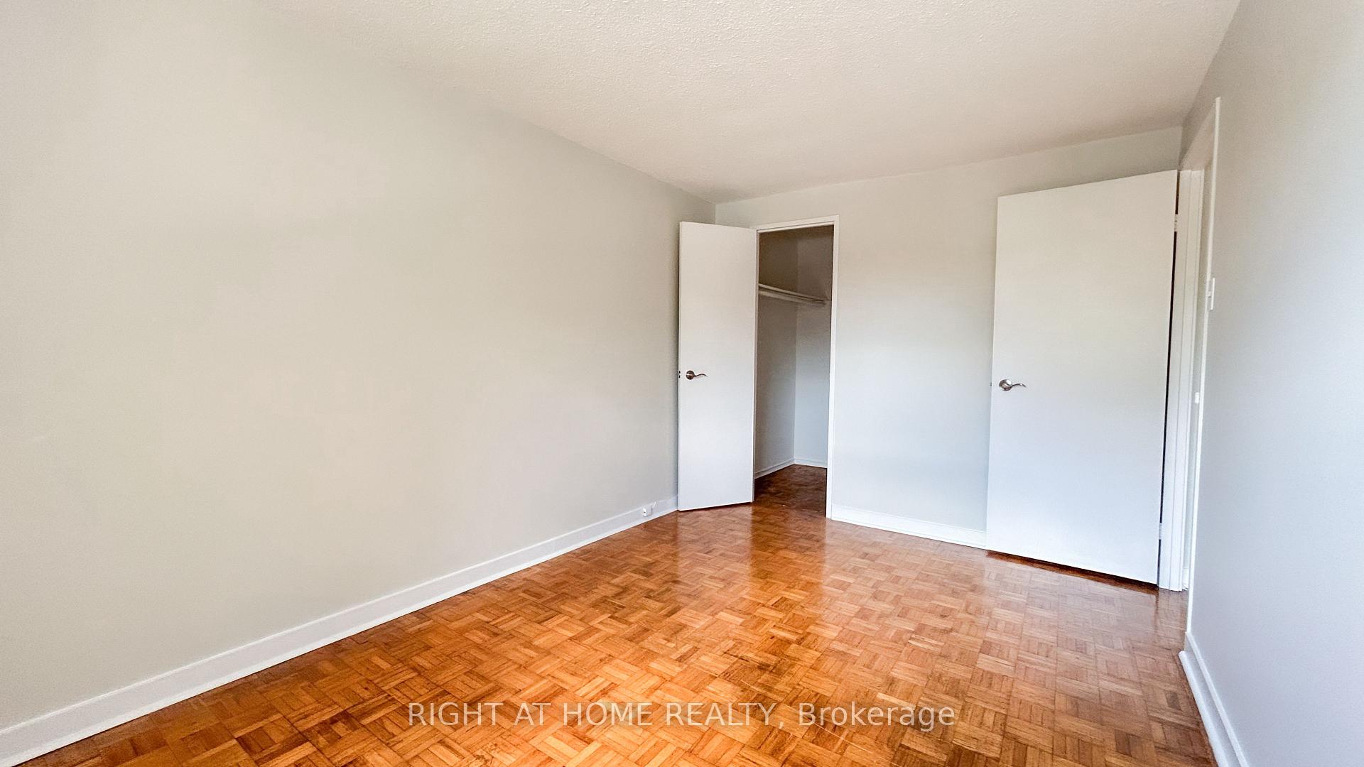 Photo 30 of Unit 32, 160 Jansen Avenue, Kitchener — HOMEH