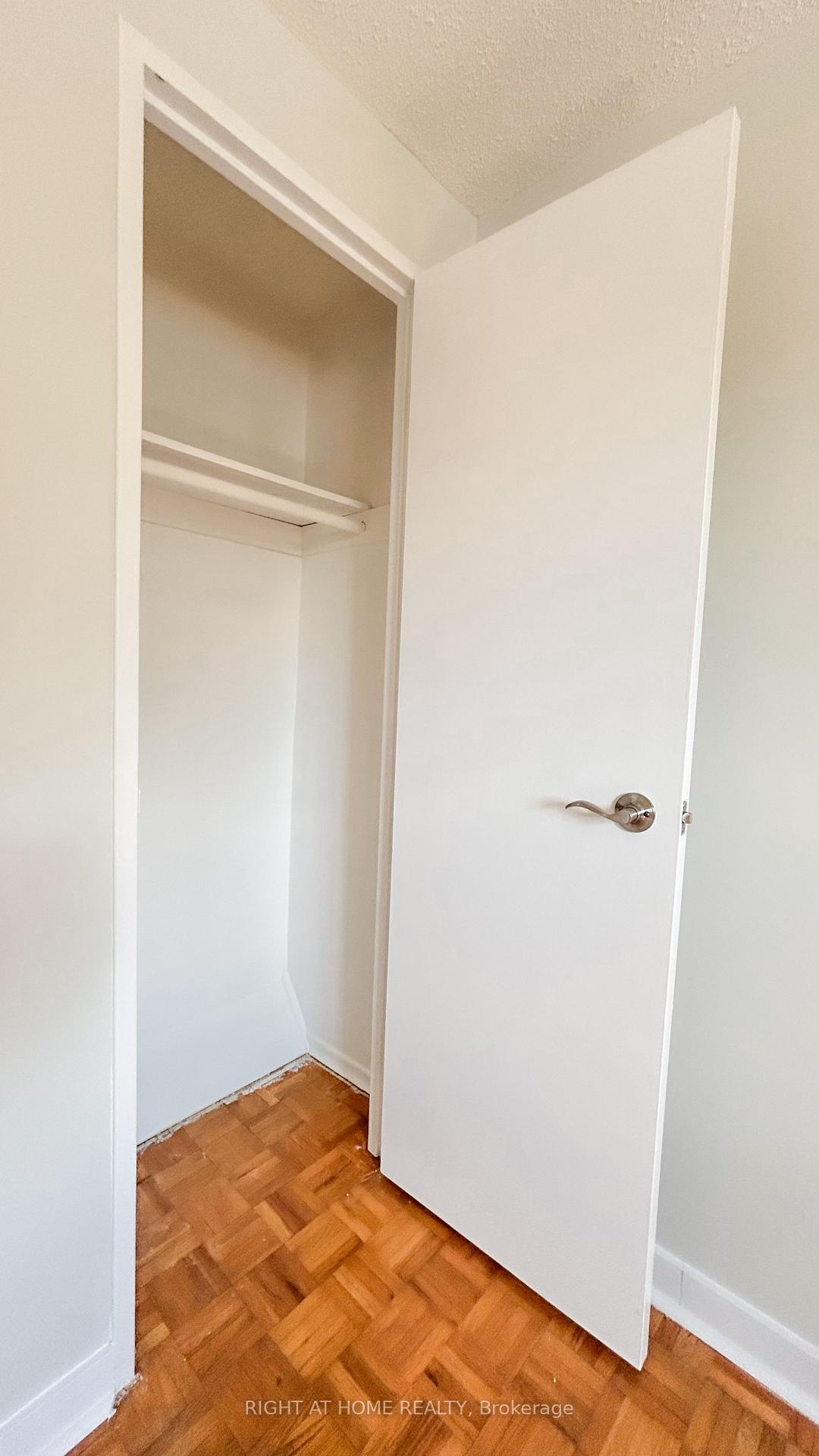 Photo 36 of Unit 32, 160 Jansen Avenue, Kitchener — HOMEH