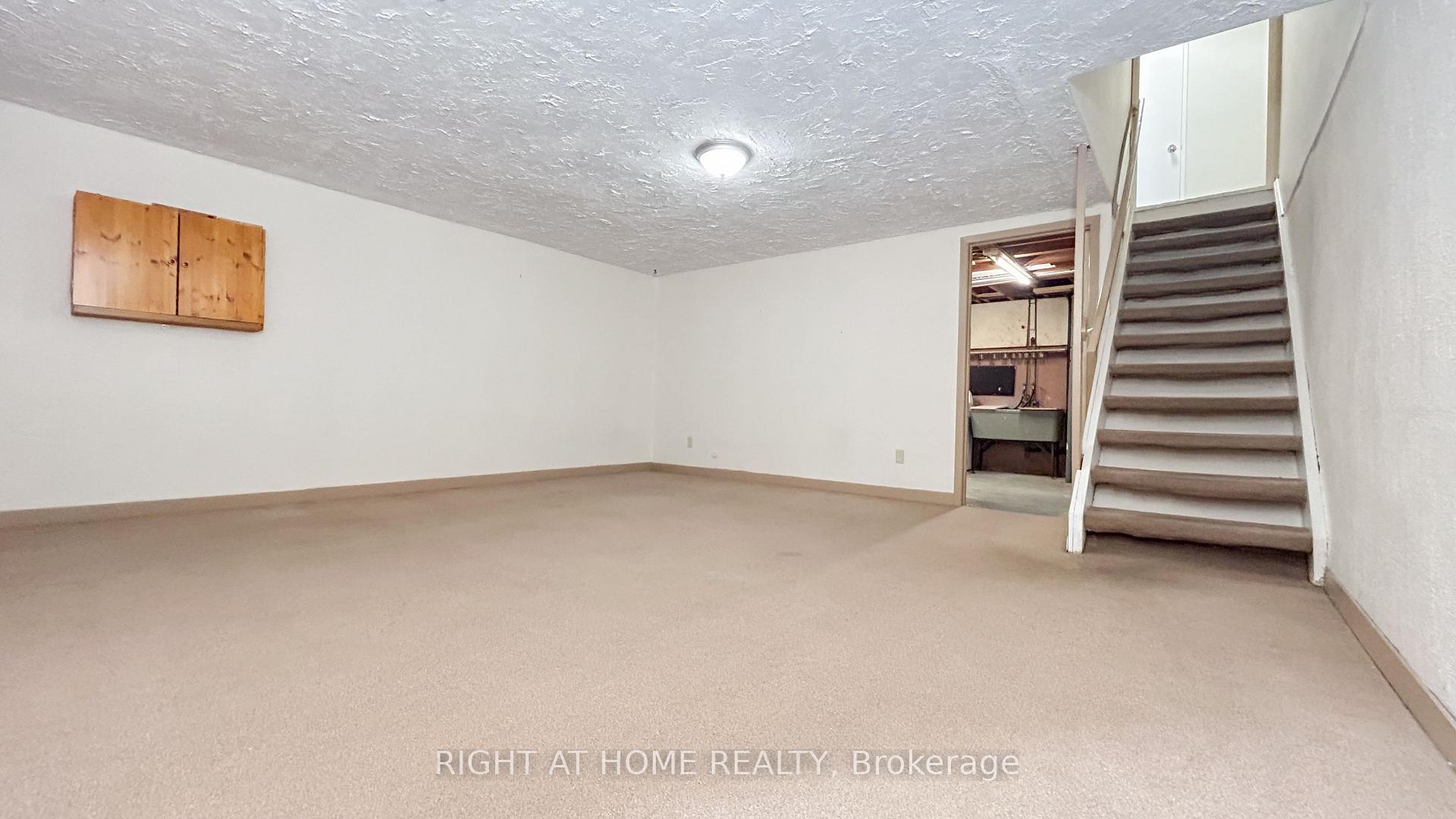 Photo 41 of Unit 32, 160 Jansen Avenue, Kitchener — HOMEH