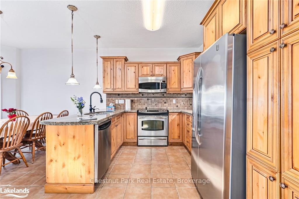 Photo 12 of 23 Chamberlain Crescent, Collingwood — HOMEH