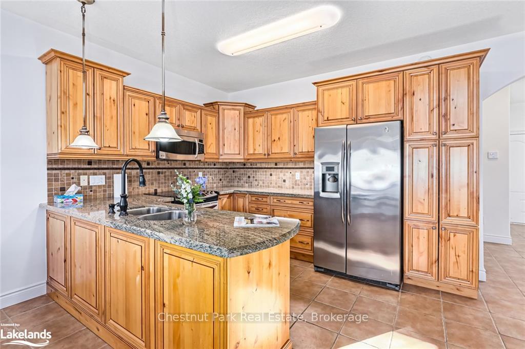 Photo 13 of 23 Chamberlain Crescent, Collingwood — HOMEH